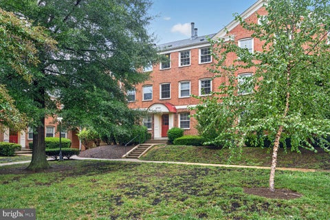 Photo of 2709 Arlington Boulevard #302, ARLINGTON, VA 22201 (MLS # VAAR2080194)