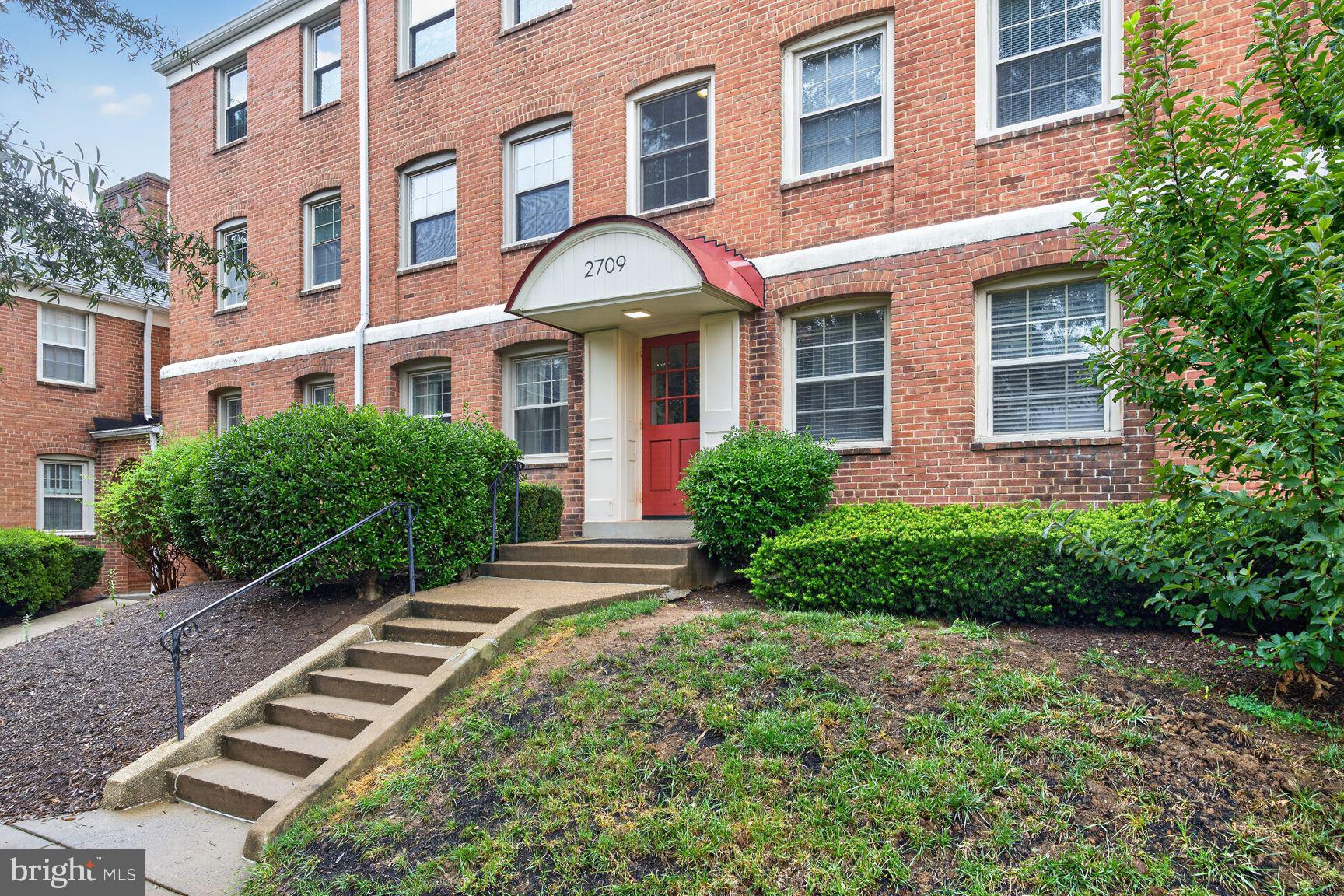 2709 ARLINGTON BOULEVARD 302