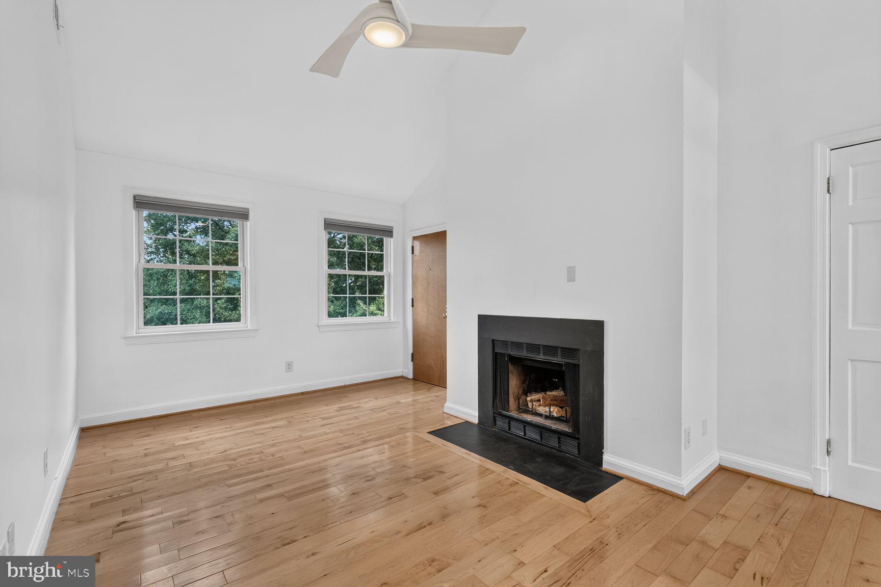 2709 ARLINGTON BOULEVARD 302