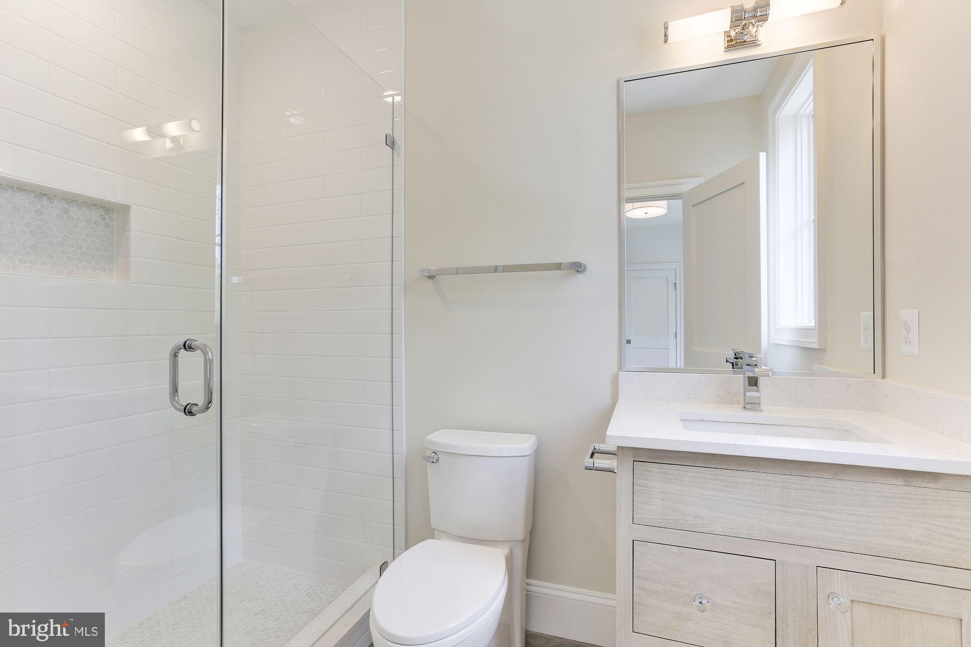 LYON VILLAGE - Residential