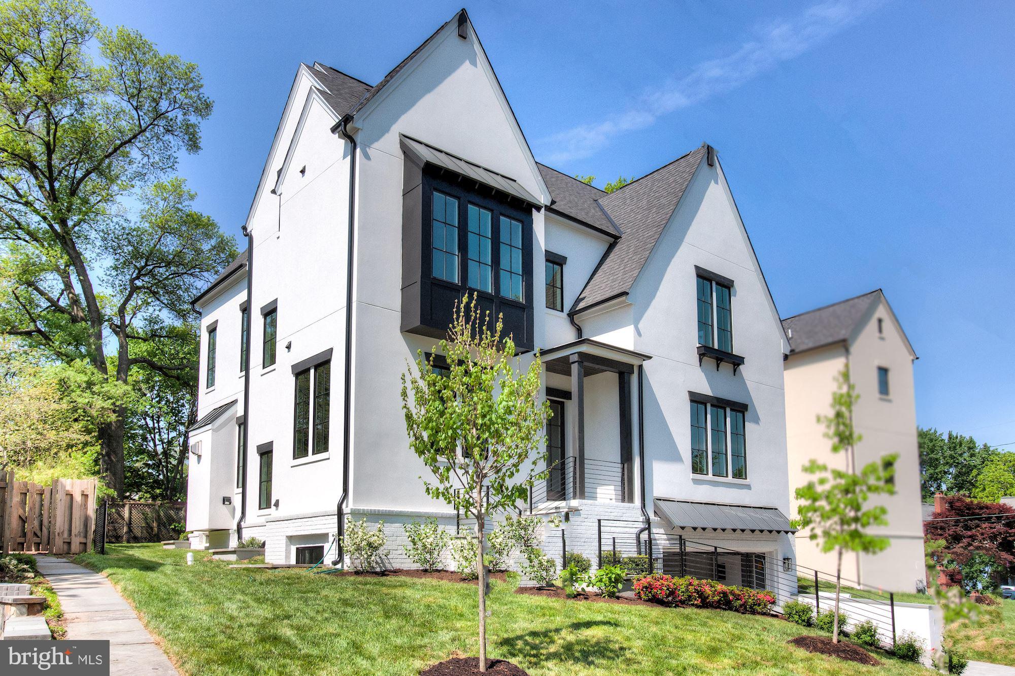 LYON VILLAGE - Residential