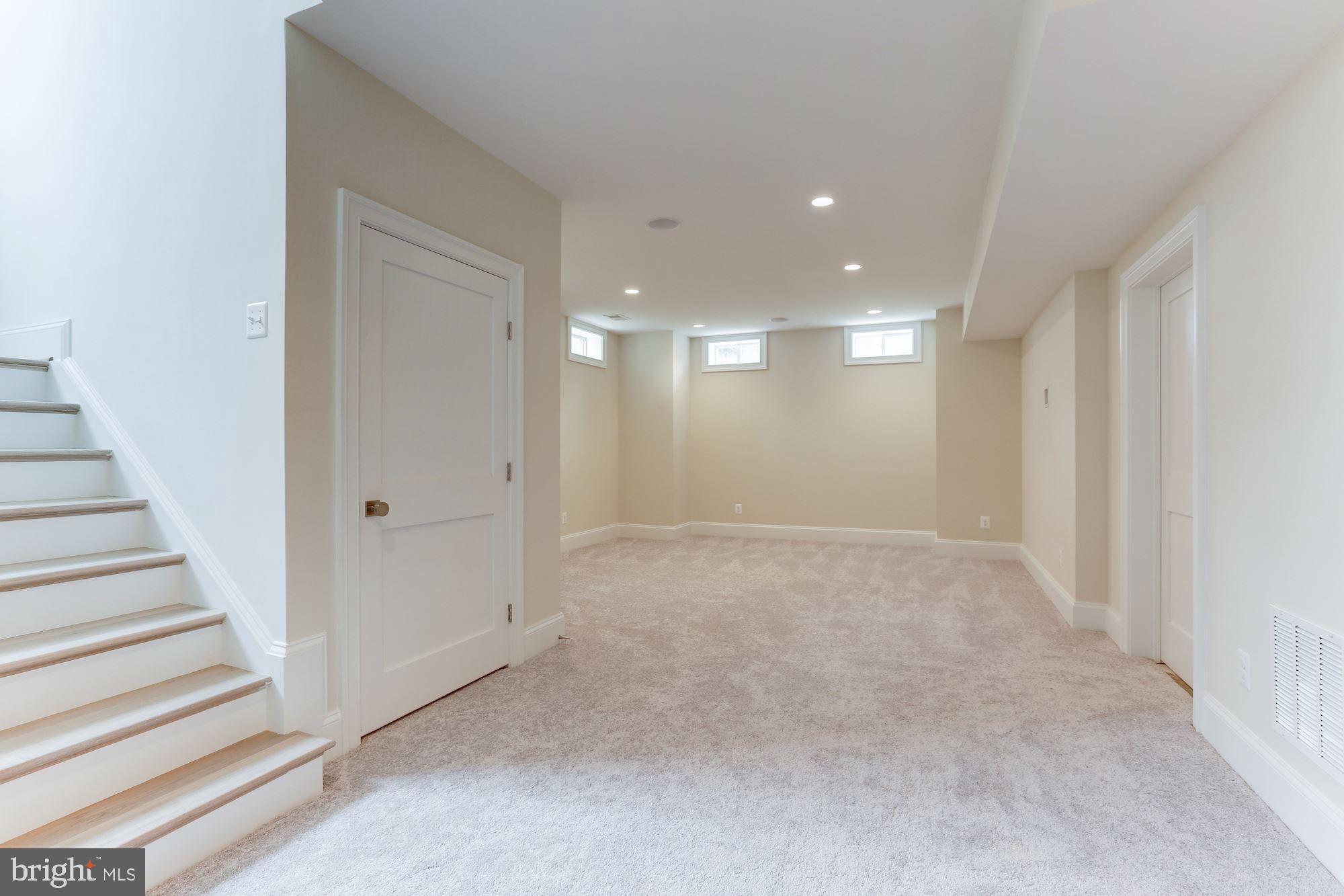 LYON VILLAGE - Residential