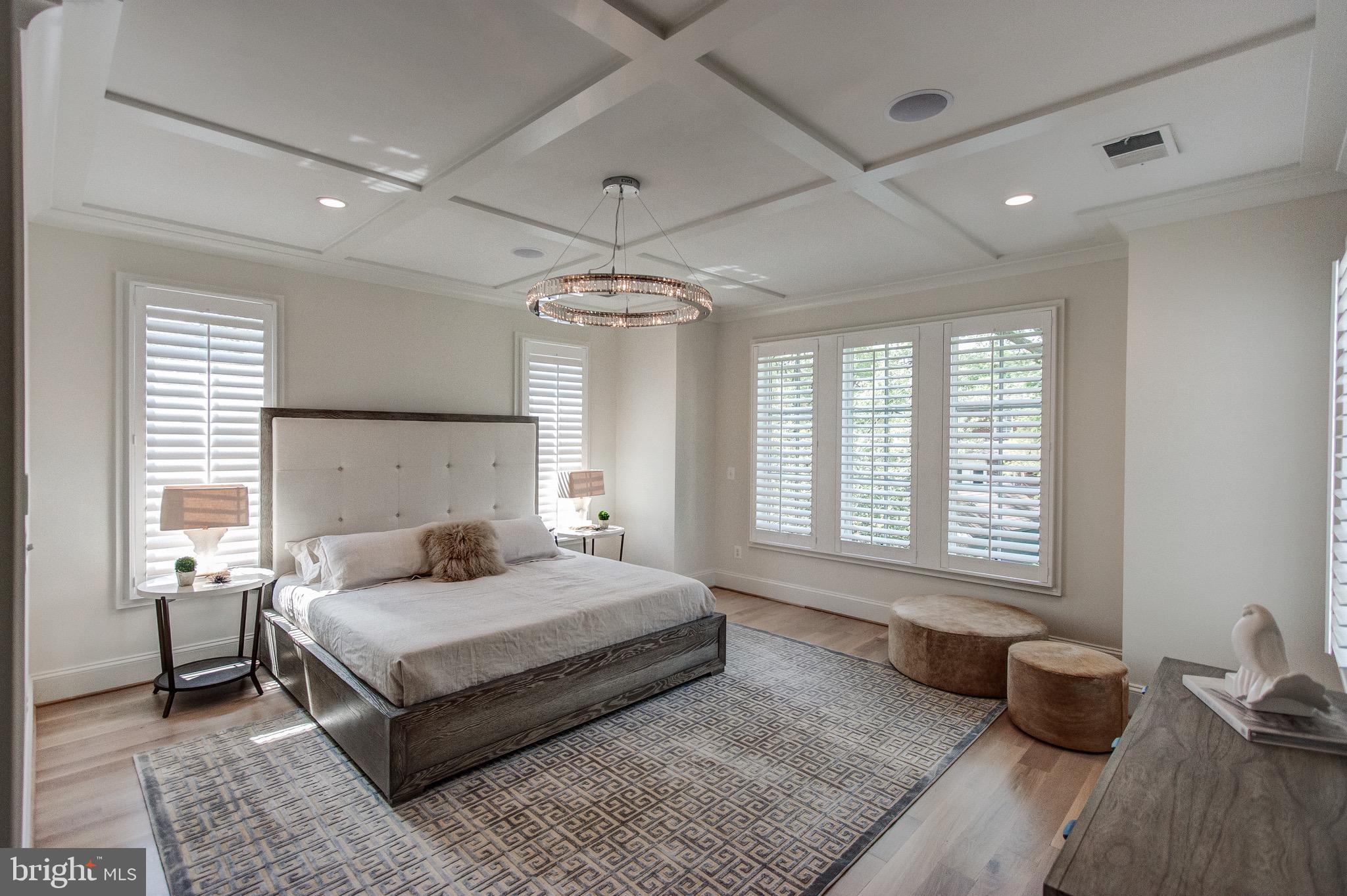 LYON VILLAGE - Residential