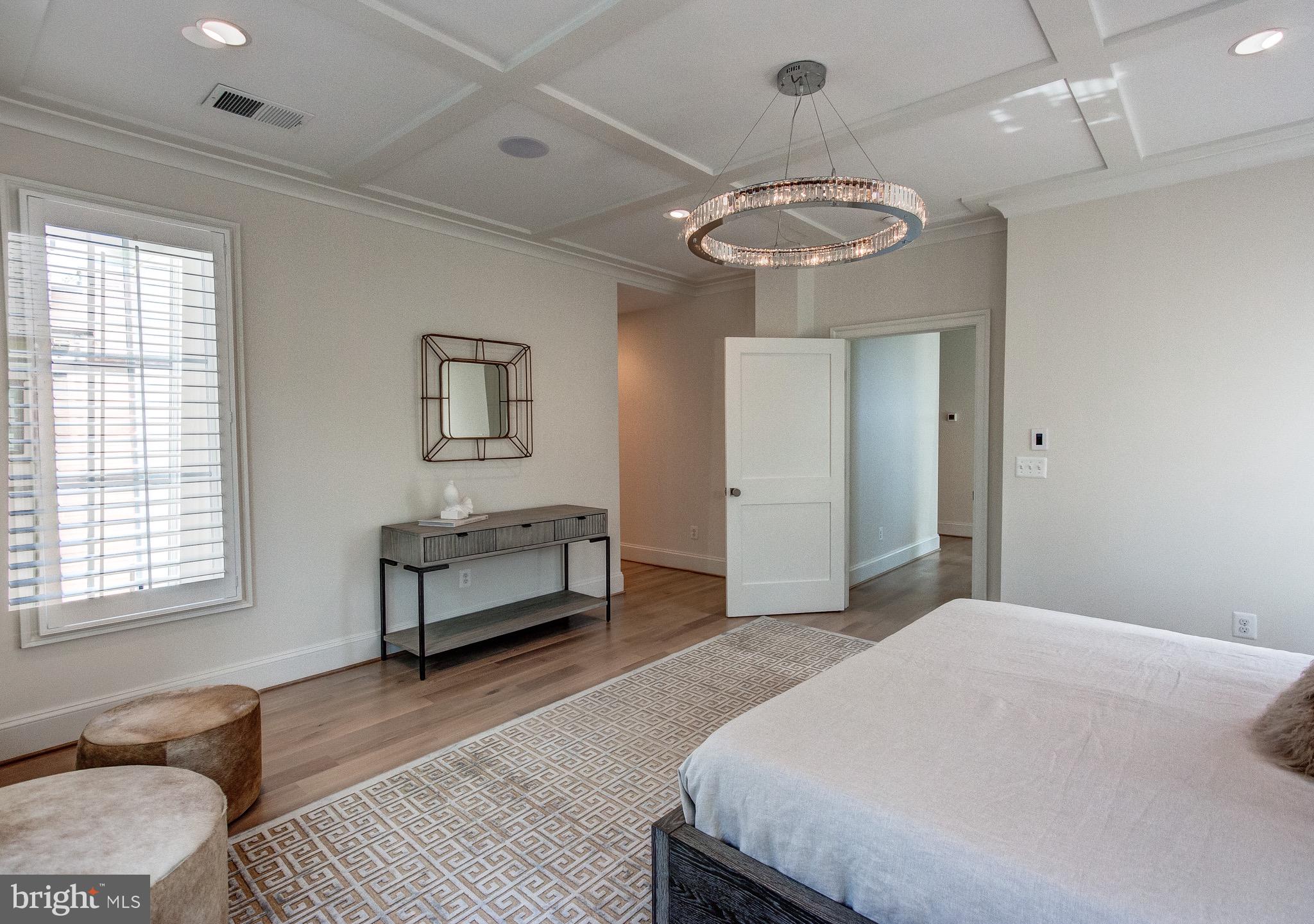 LYON VILLAGE - Residential