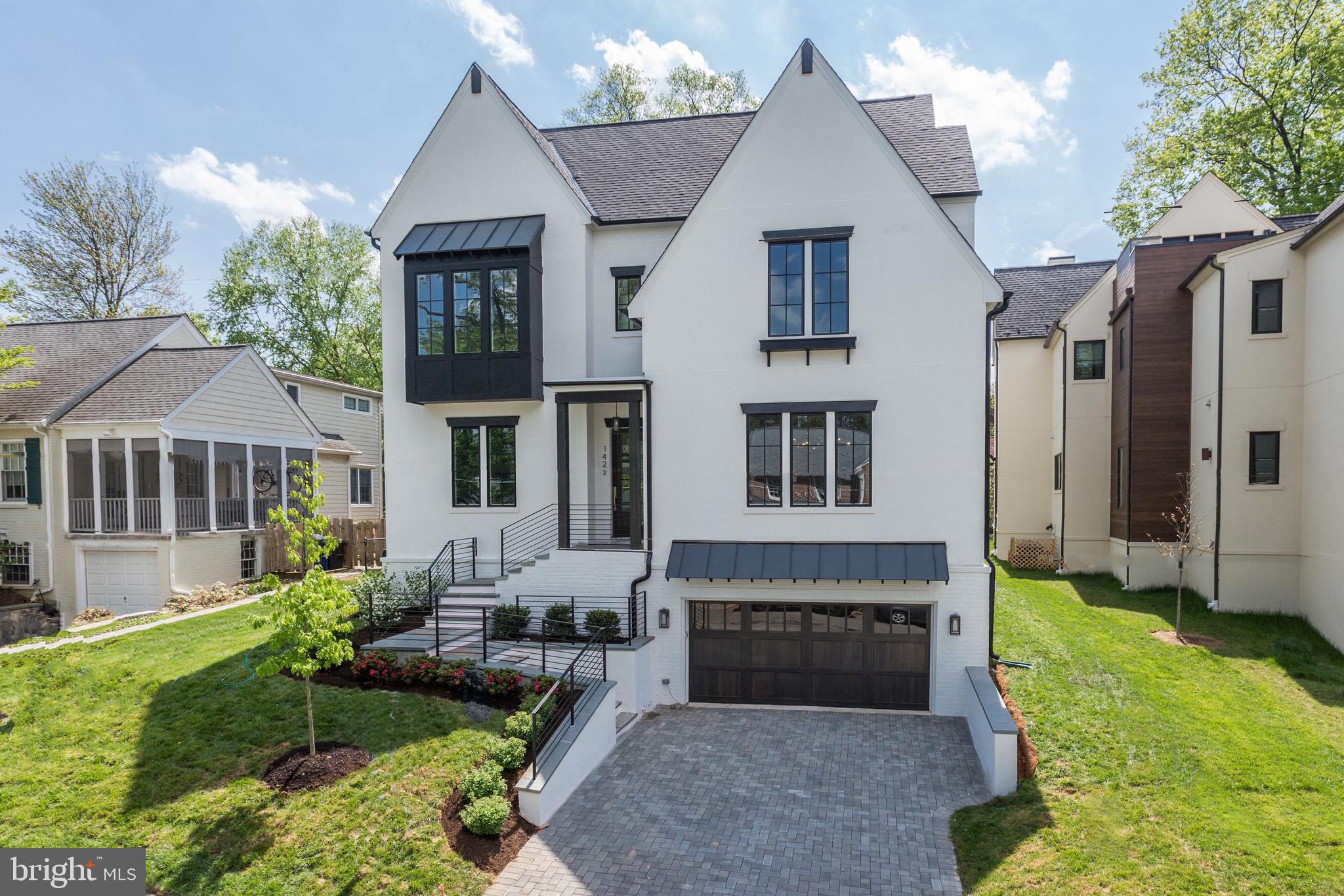 LYON VILLAGE - Residential