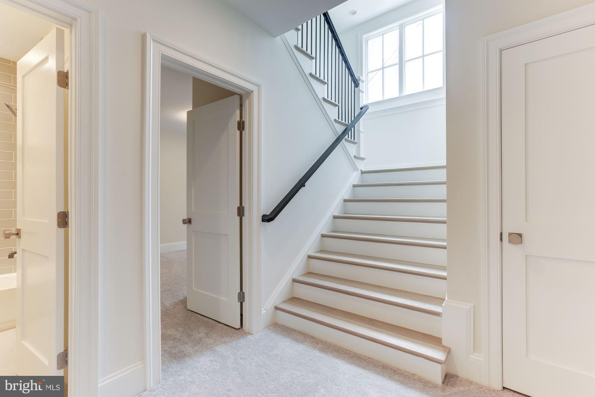 LYON VILLAGE - Residential