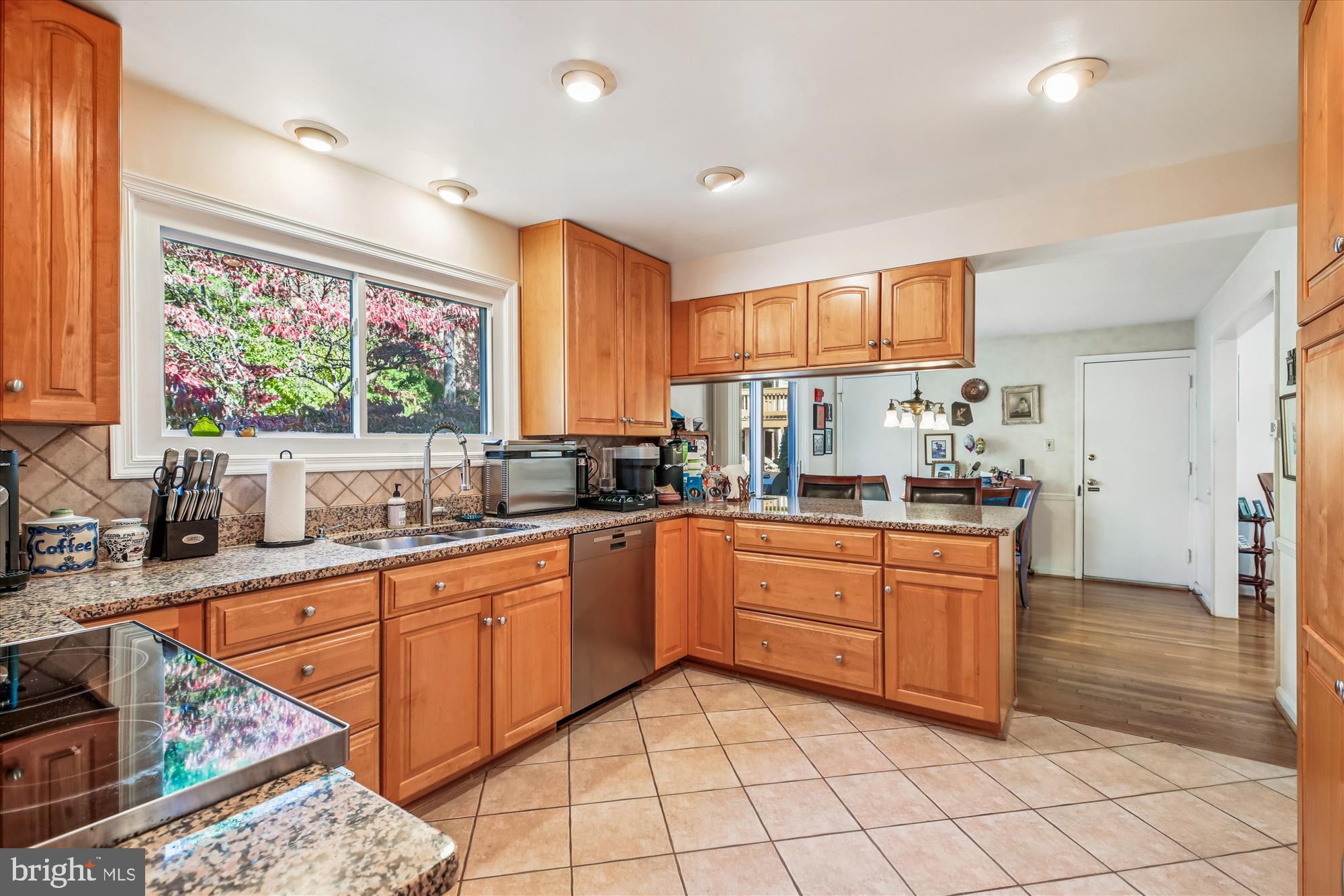 MONTROSE WOODS - Residential