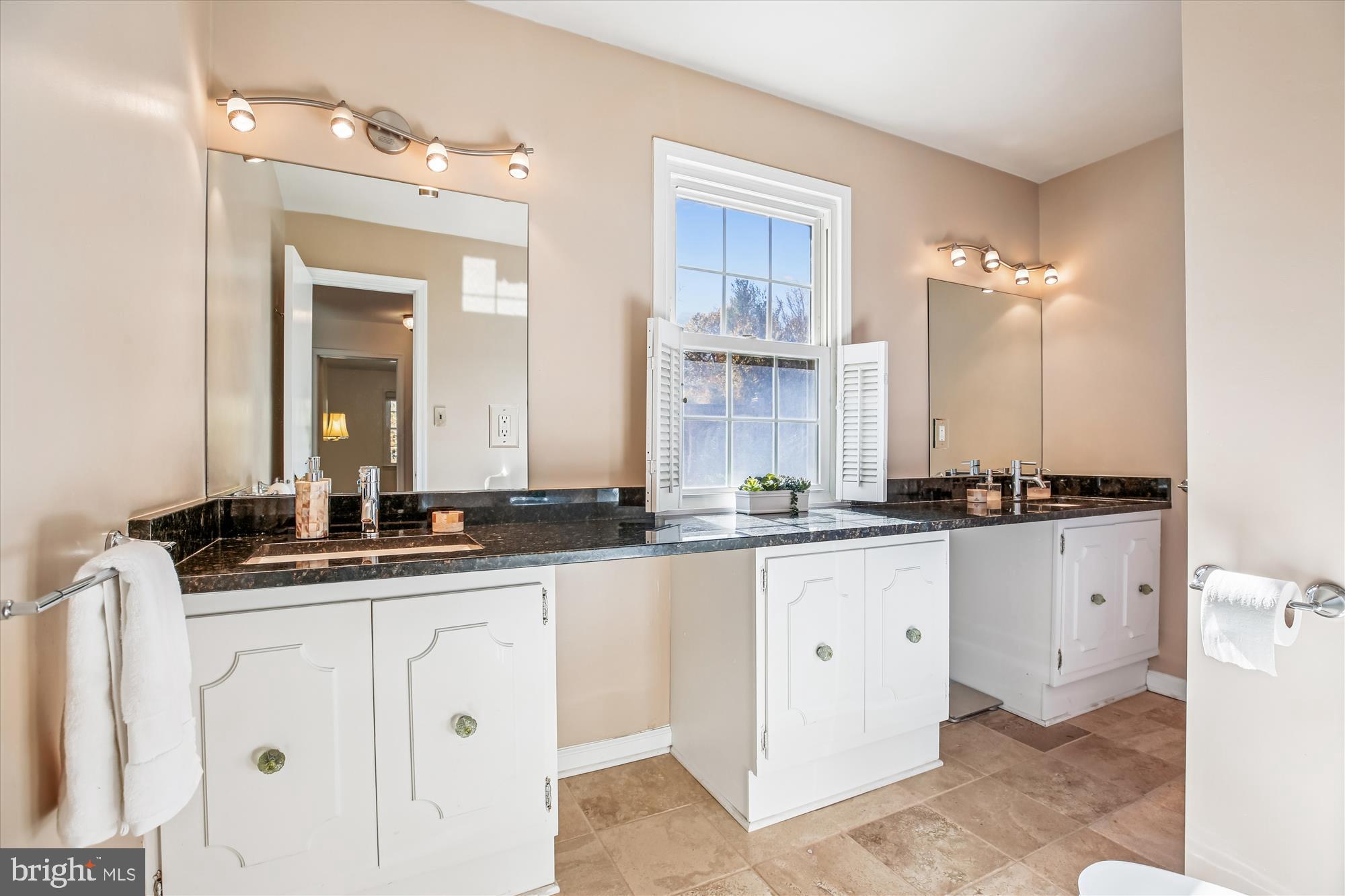 MONTROSE WOODS - Residential