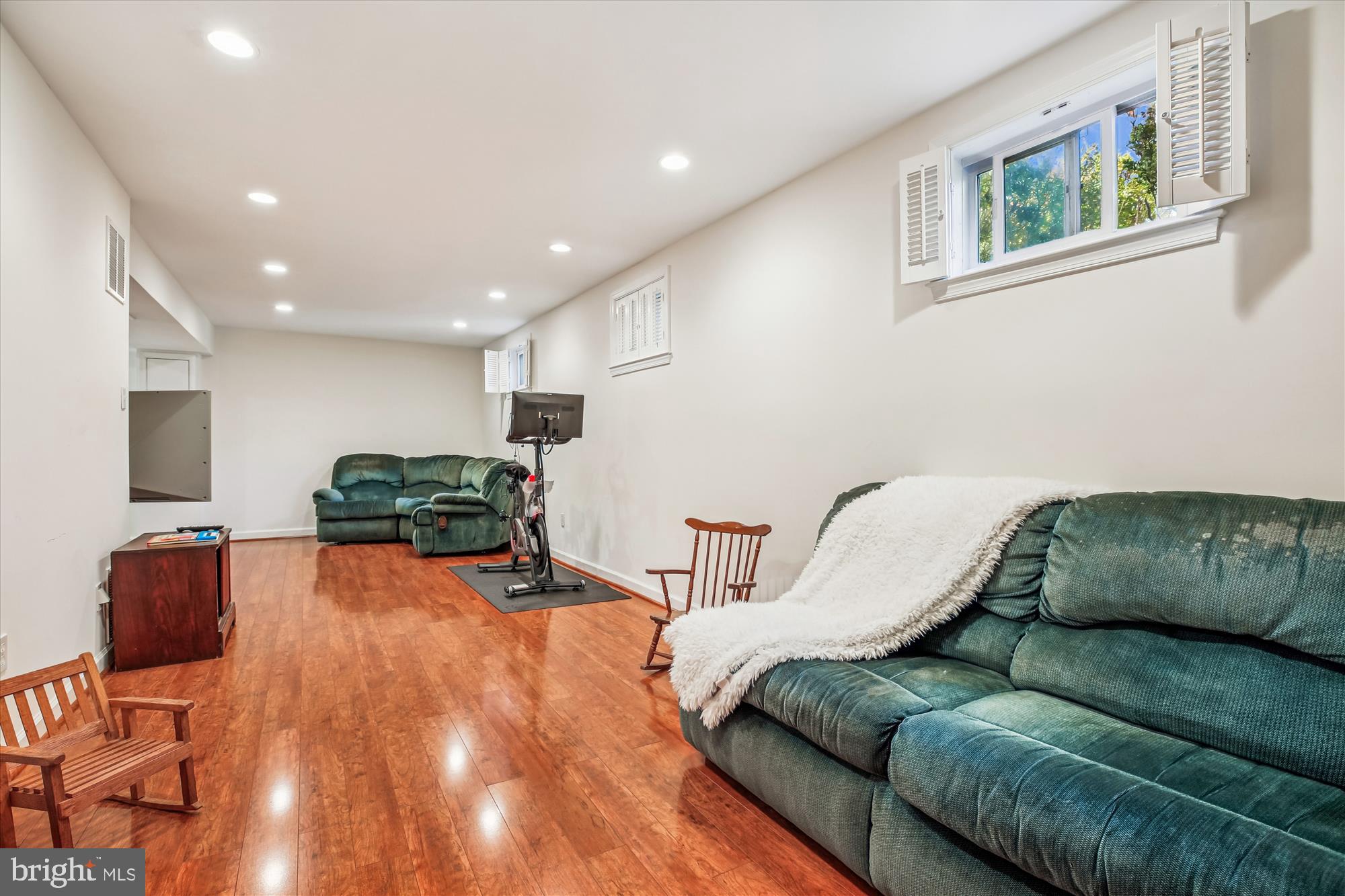 MONTROSE WOODS - Residential