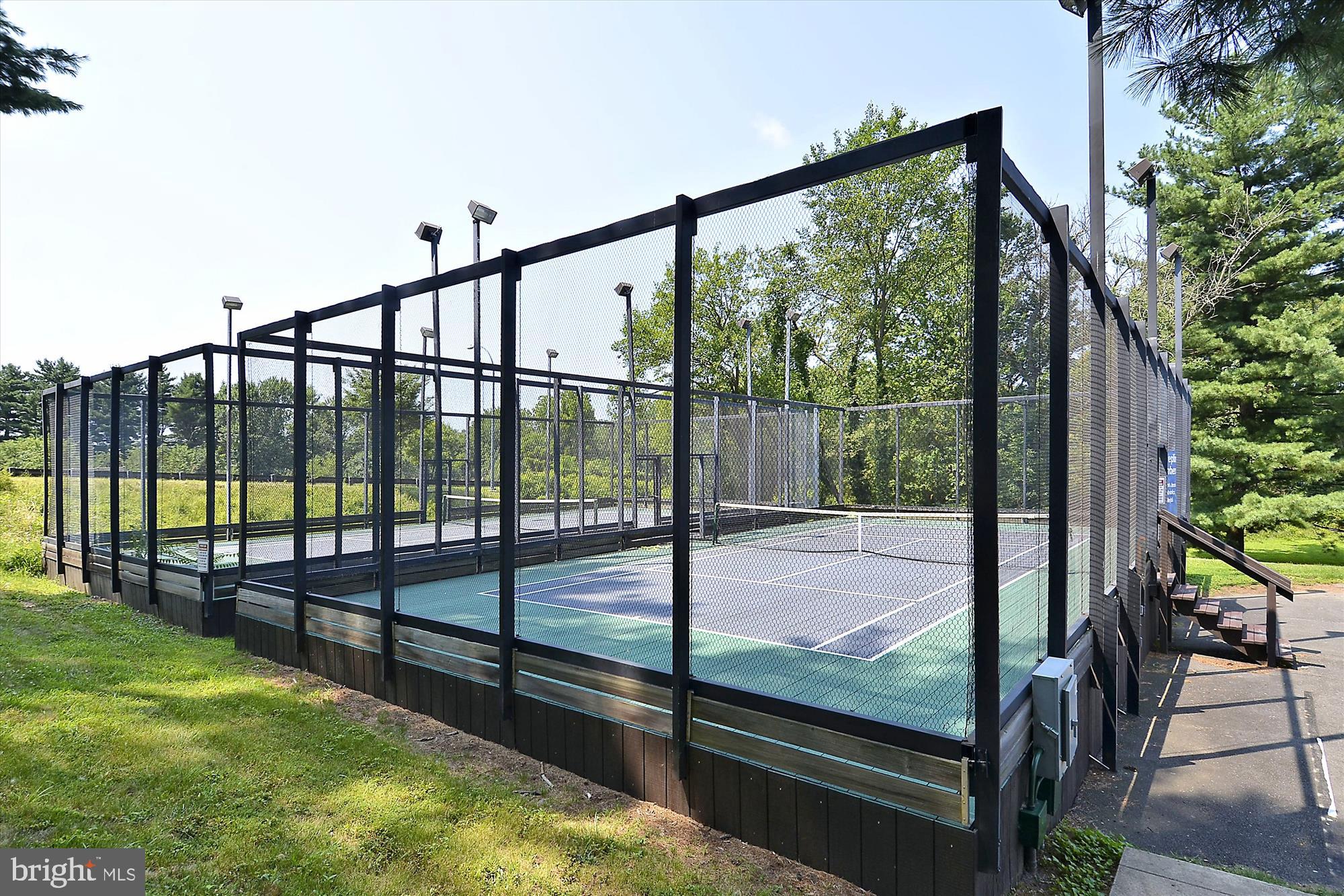 MONTROSE WOODS - Residential