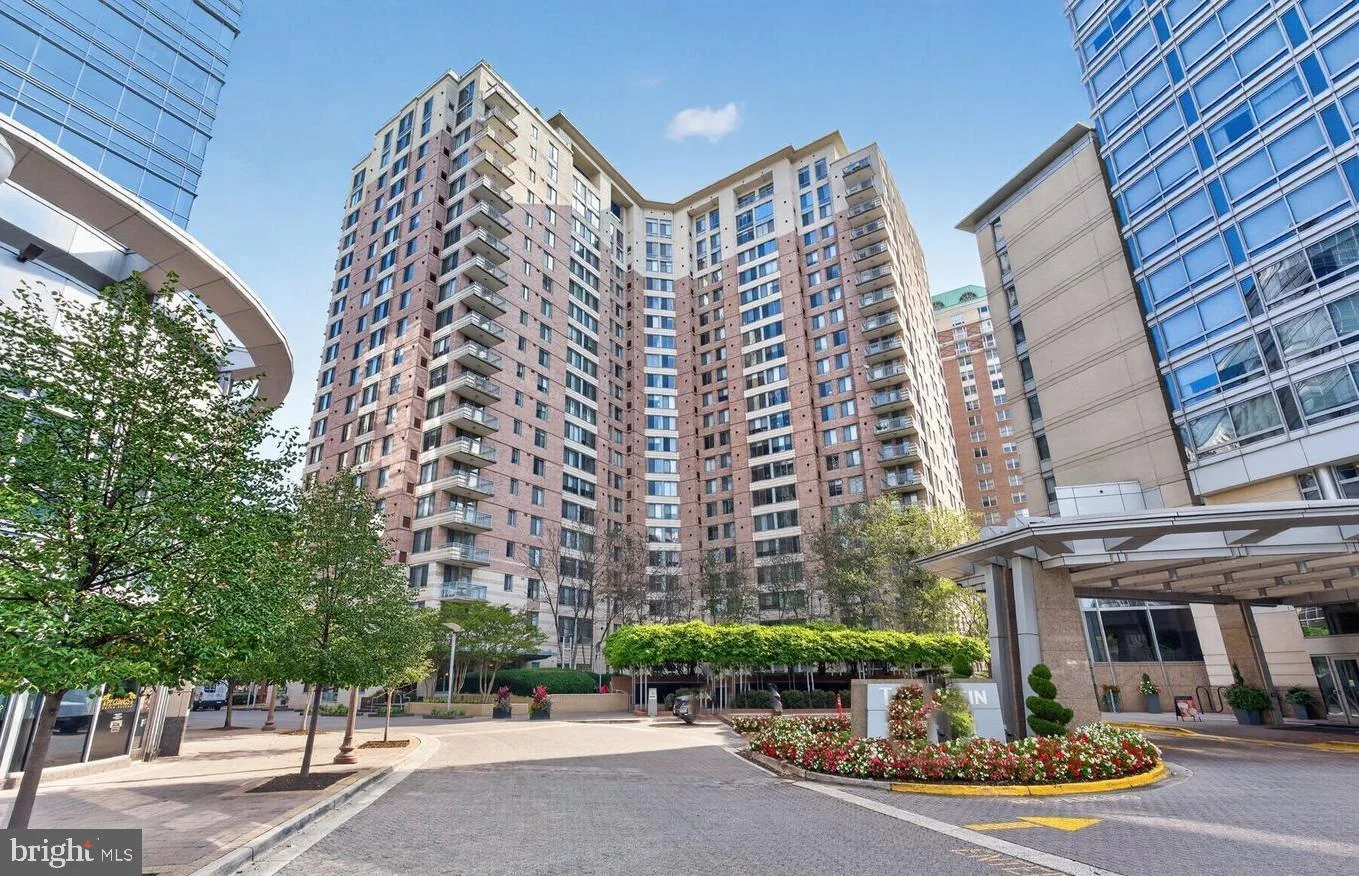 851 N Glebe Road Unit 806