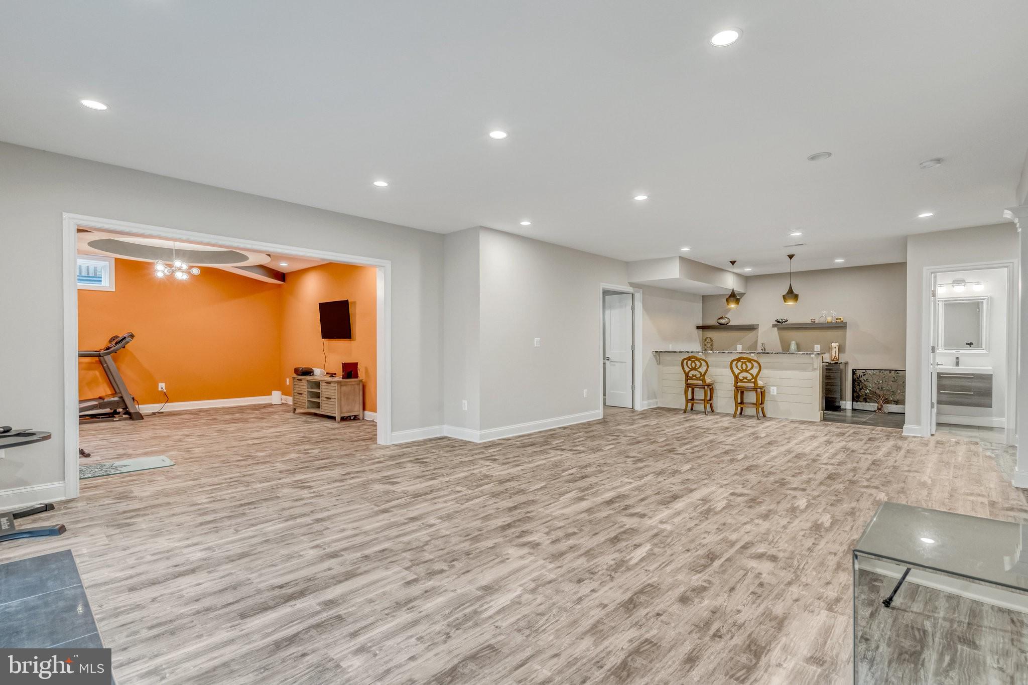 LANGLEY MANOR - Residential Lease