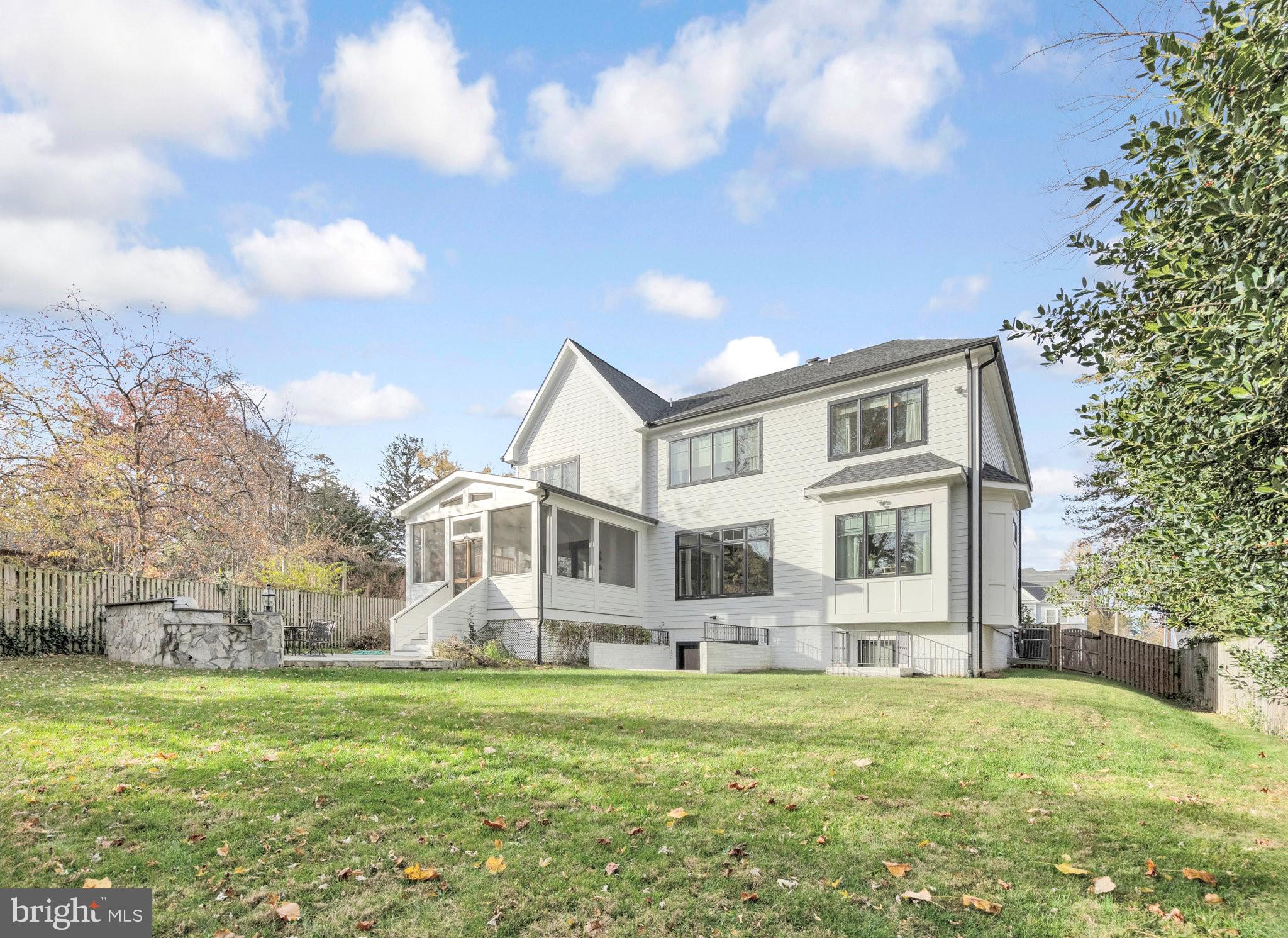 LANGLEY MANOR - Residential Lease