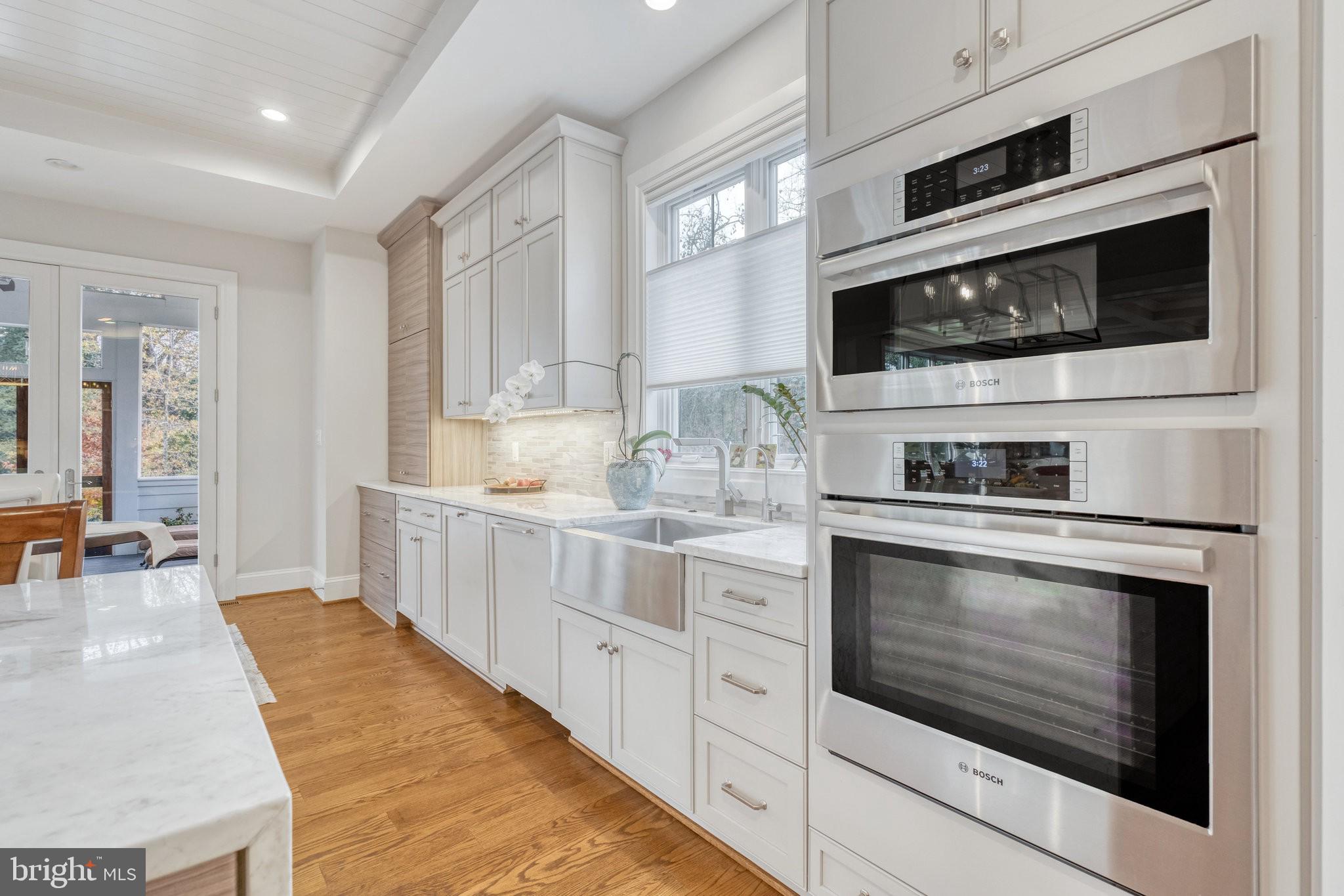 LANGLEY MANOR - Residential Lease