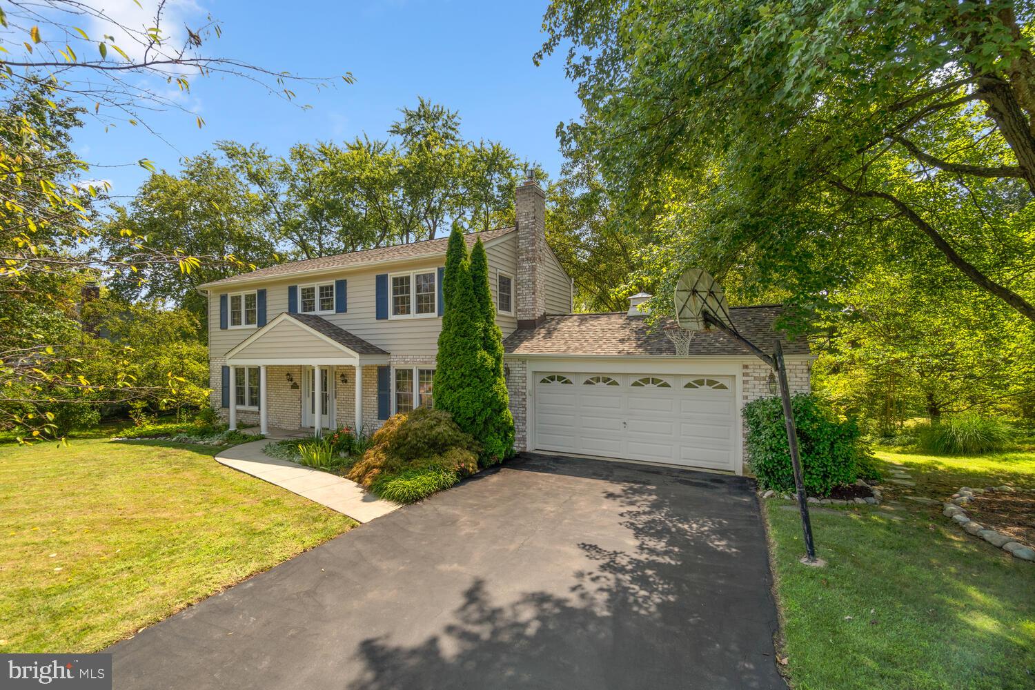 WILLIAMSBURG VILLAGE - Residential