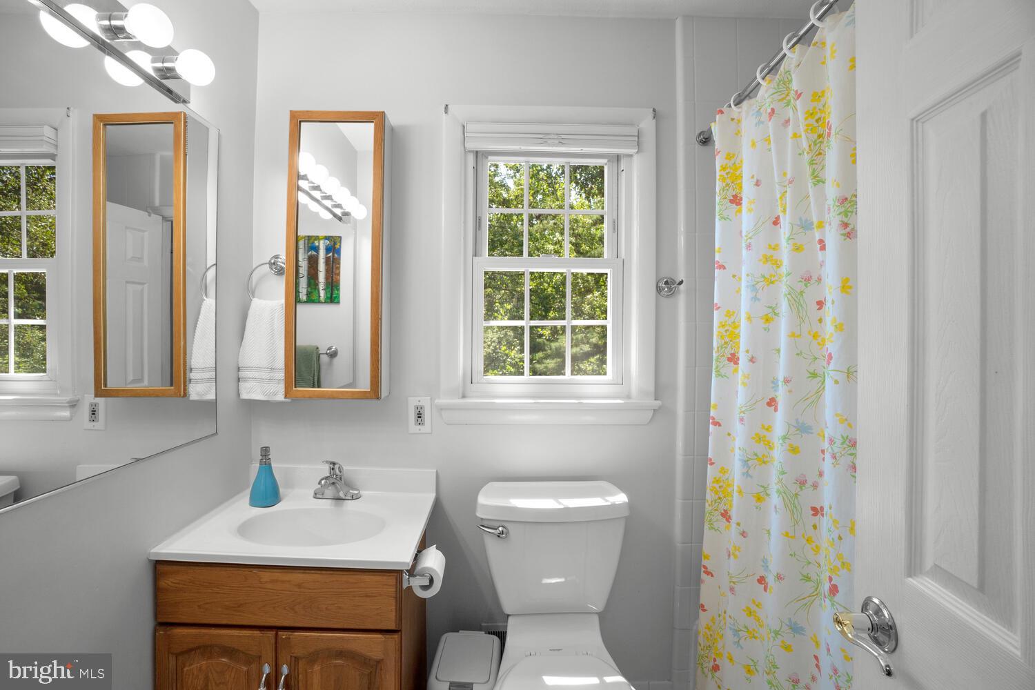 WILLIAMSBURG VILLAGE - Residential