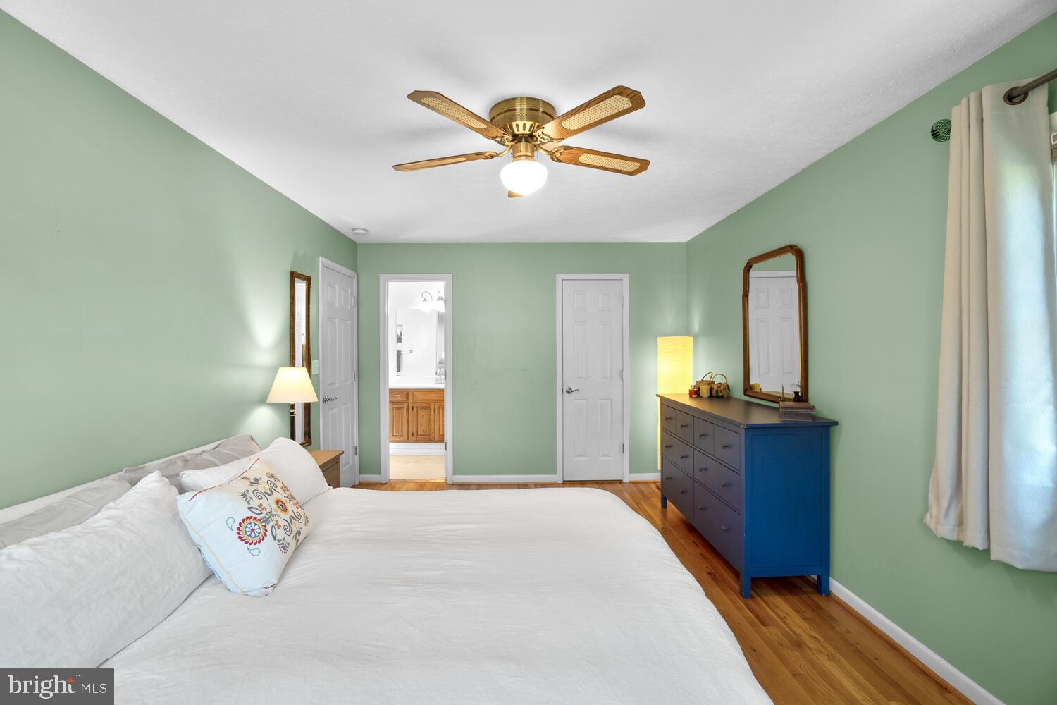 WILLIAMSBURG VILLAGE - Residential