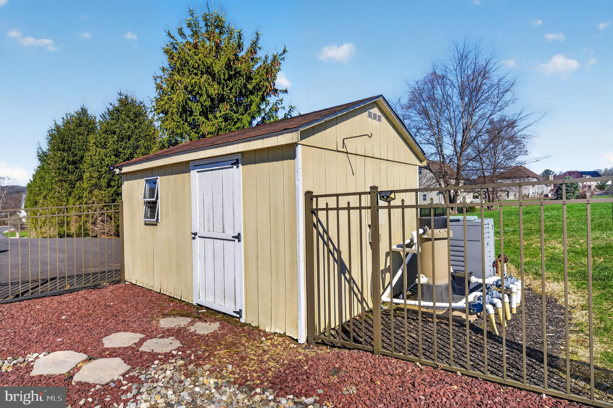 FOX RIDGE FARMS - Residential