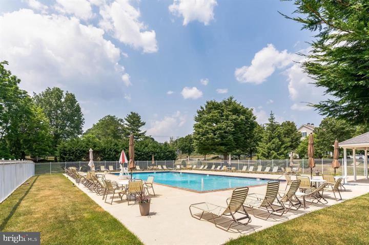 WINNERS CIRCLE - Residential