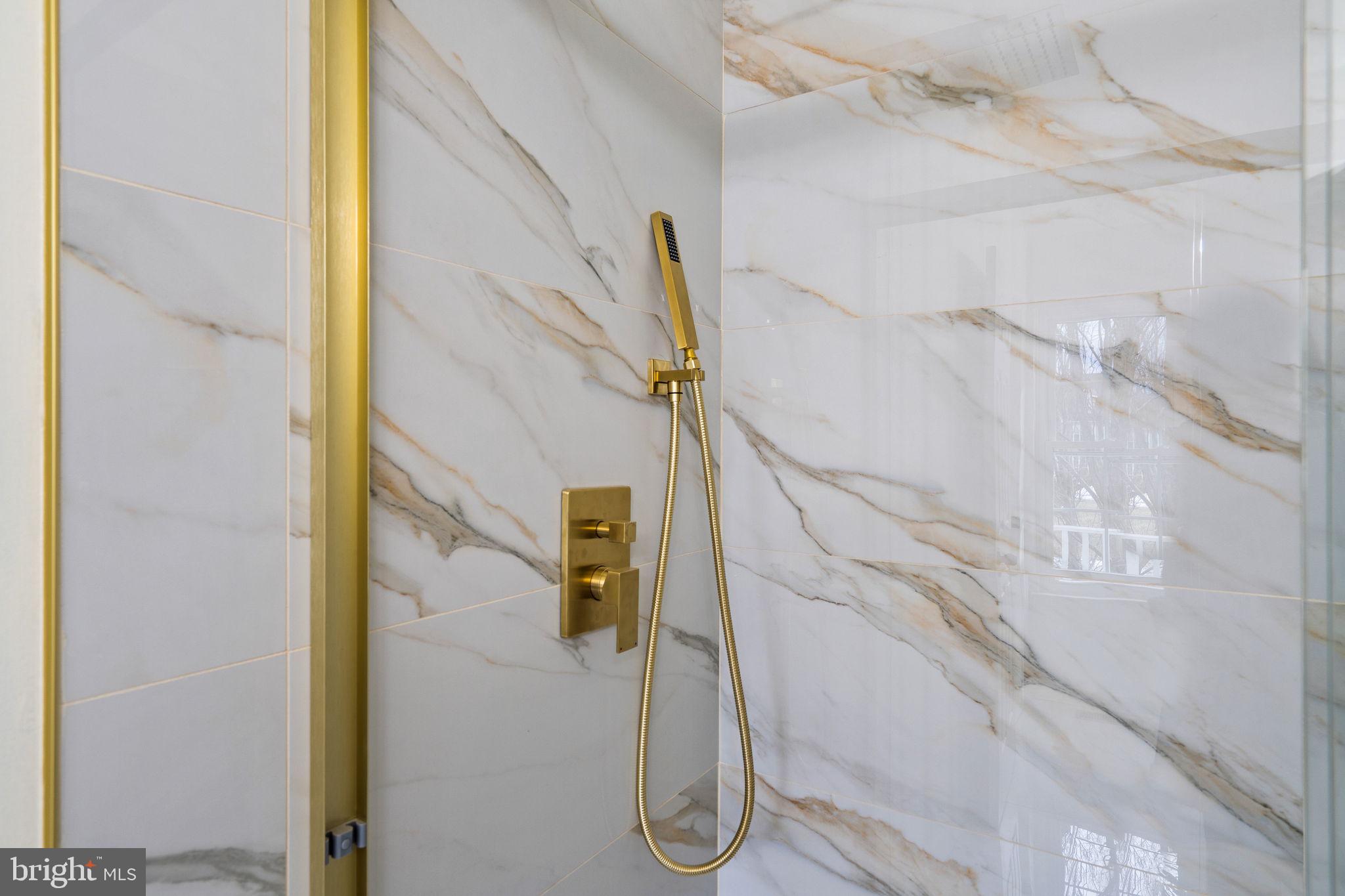 WINNERS CIRCLE - Residential