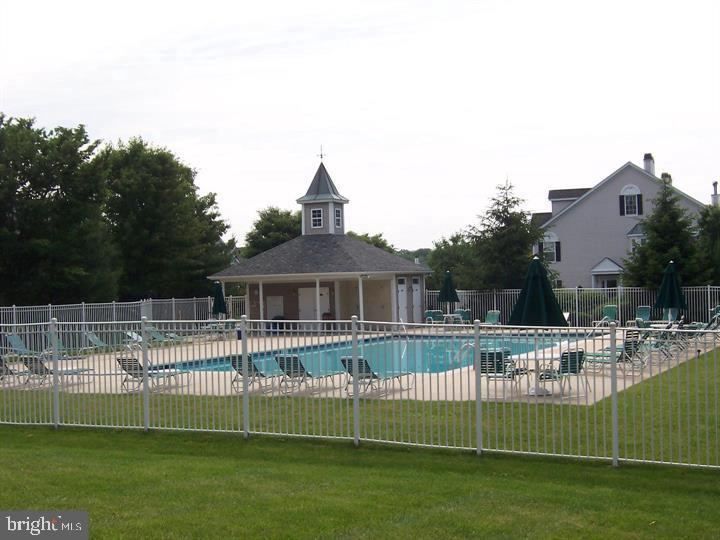 WINNERS CIRCLE - Residential