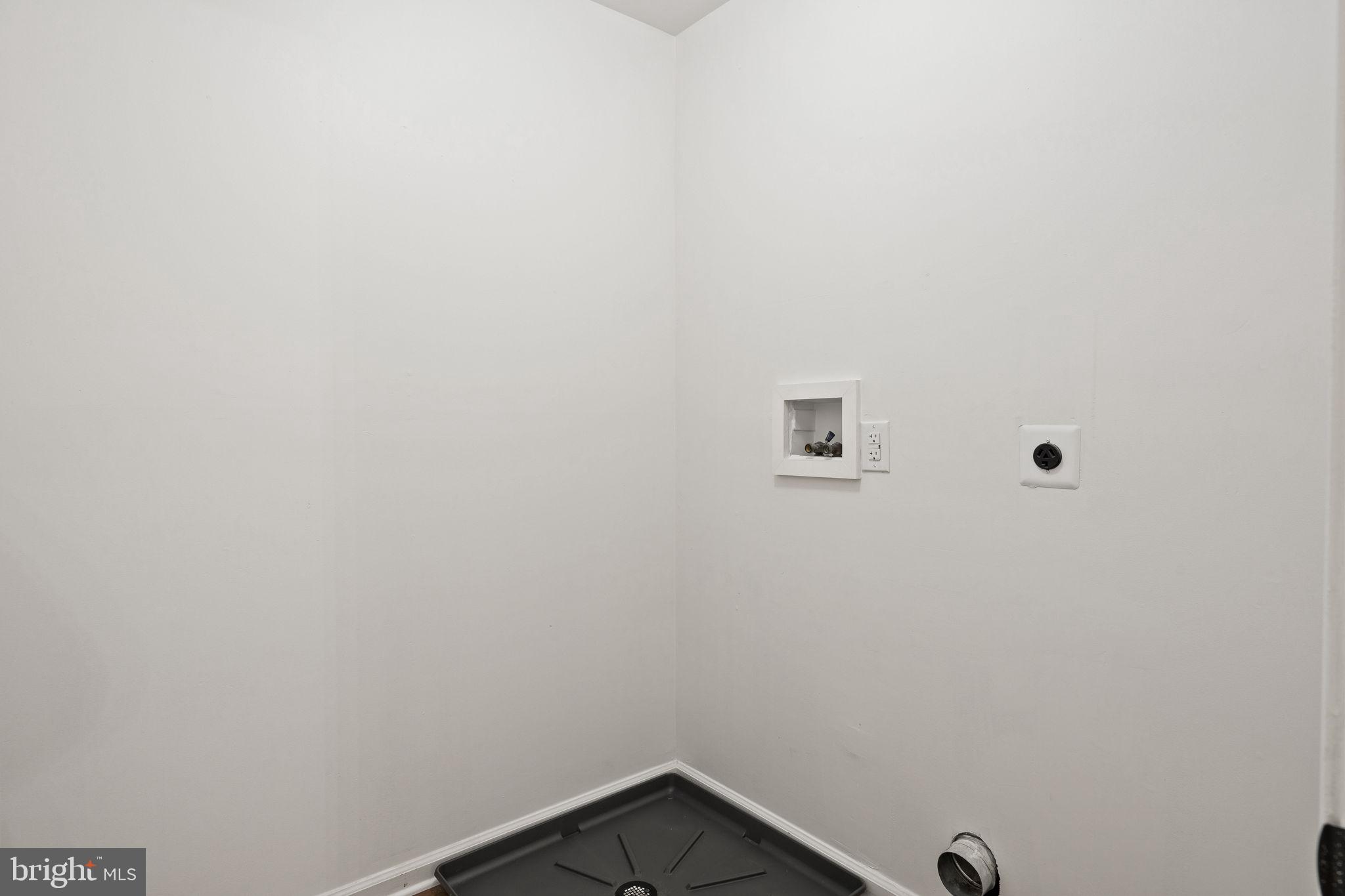 WINNERS CIRCLE - Residential