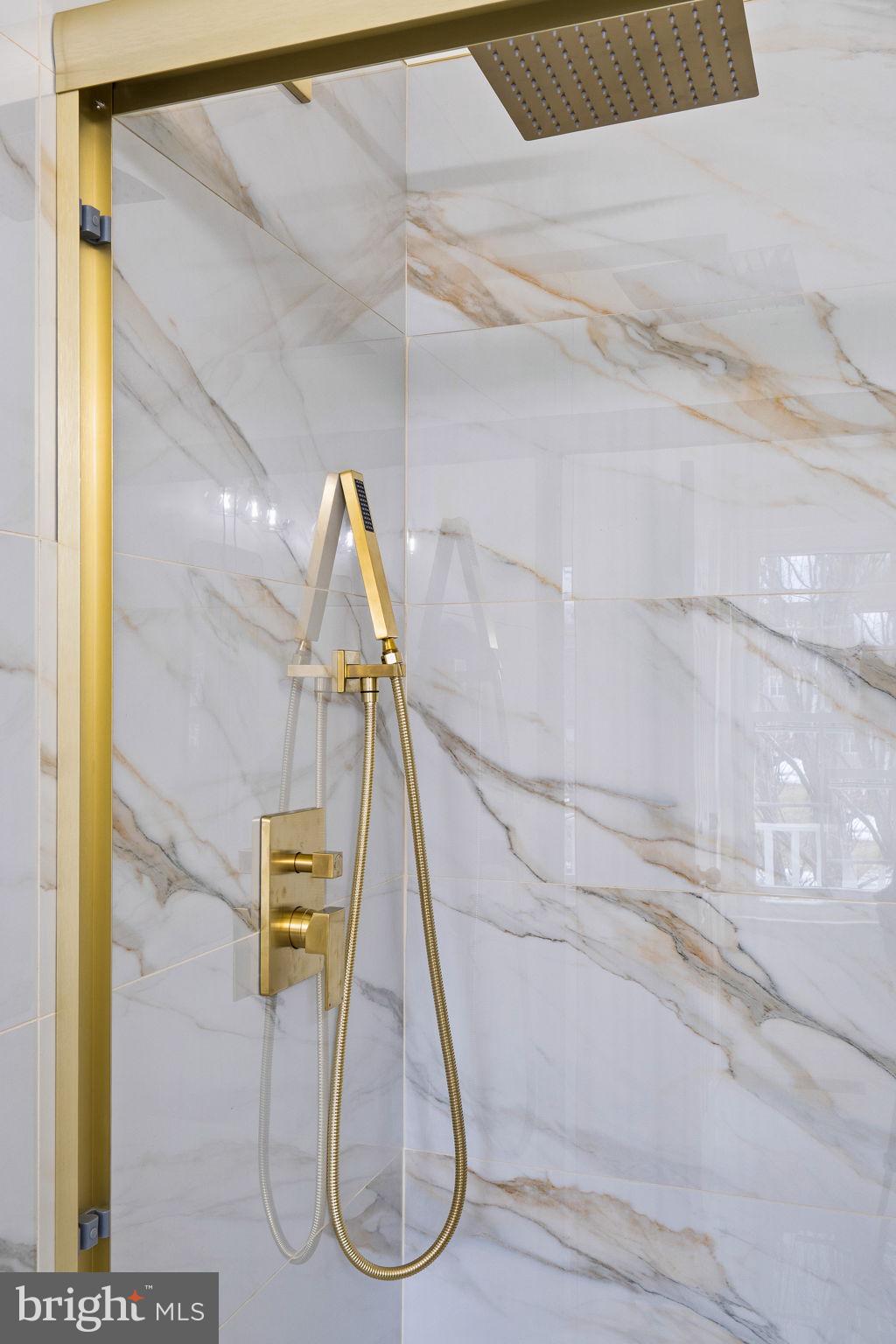 WINNERS CIRCLE - Residential