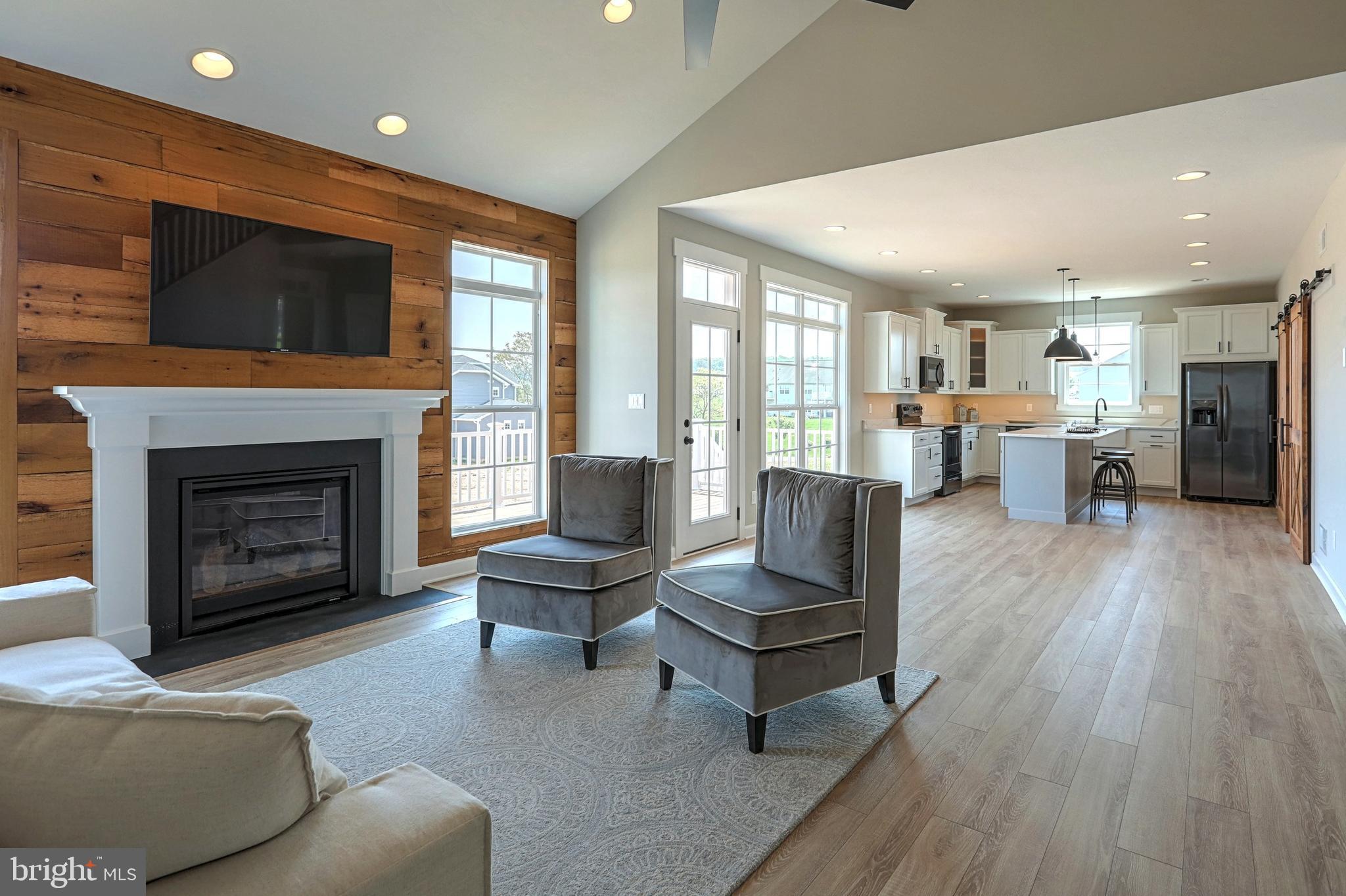 SALEM OVERLOOK - Residential