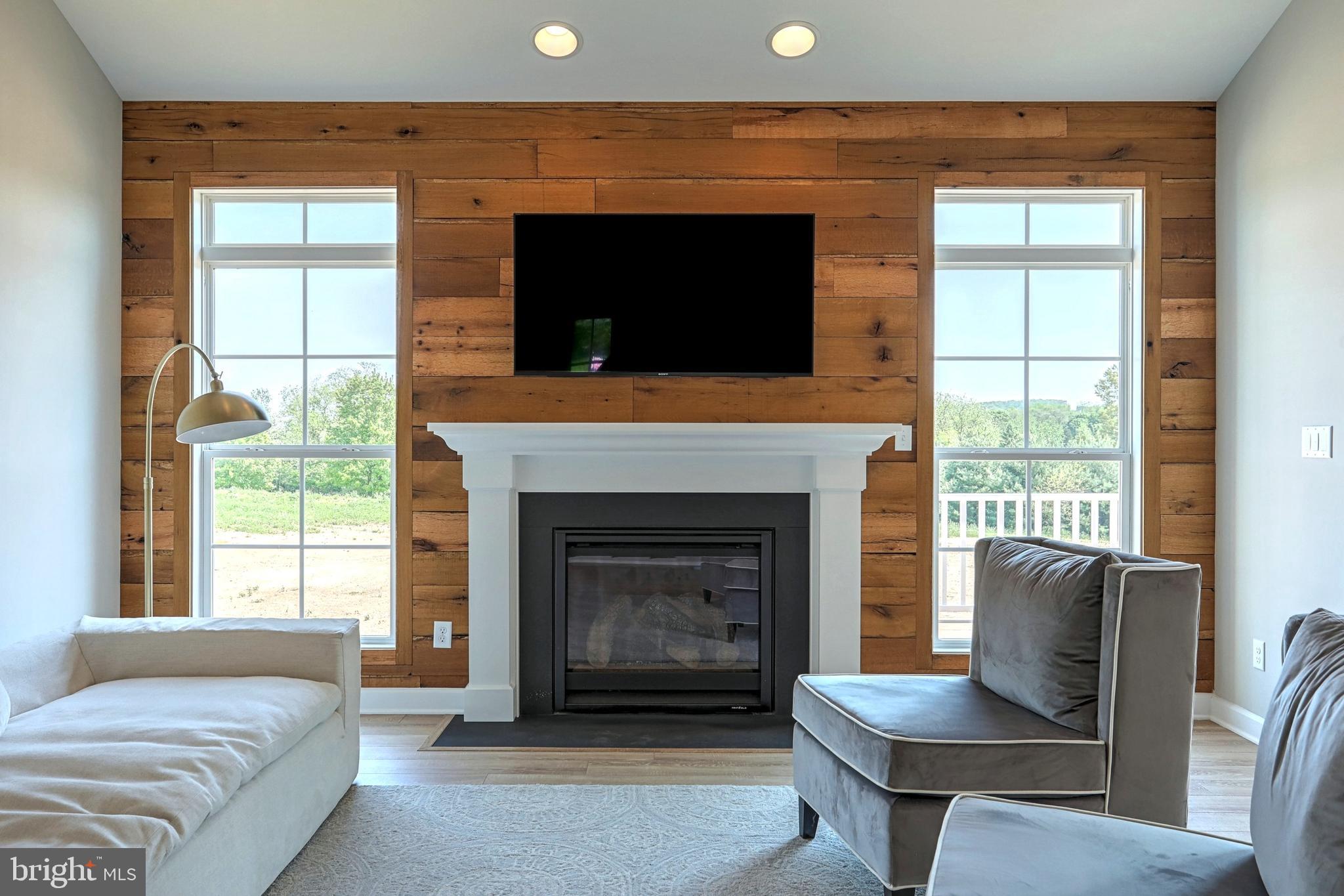 SALEM OVERLOOK - Residential