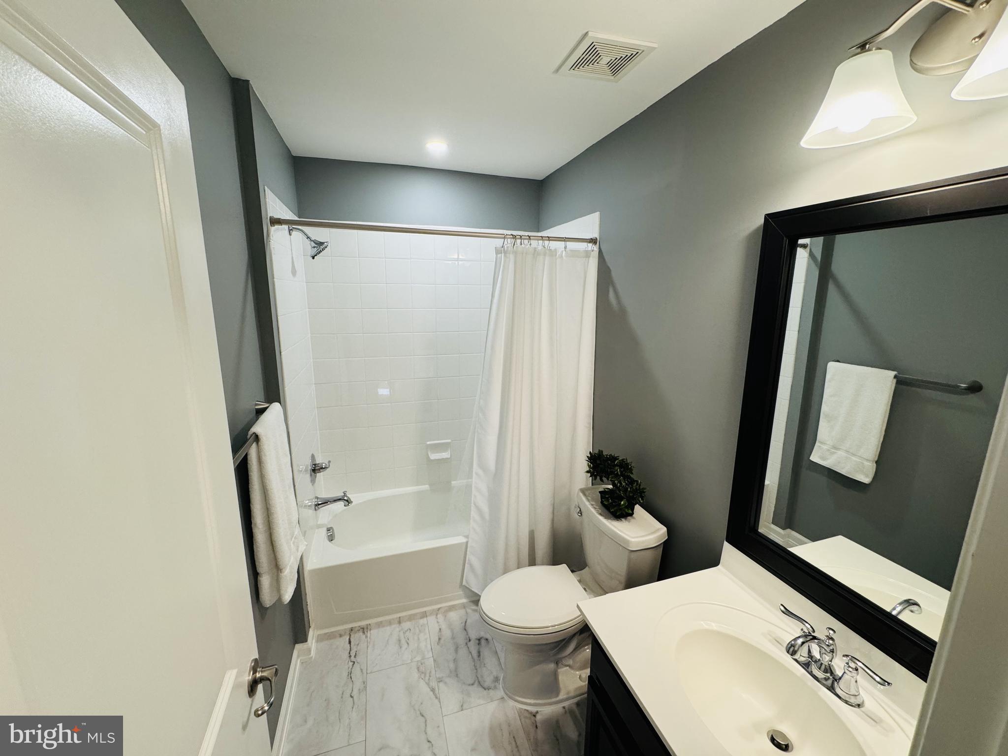 OAKCREST - Residential