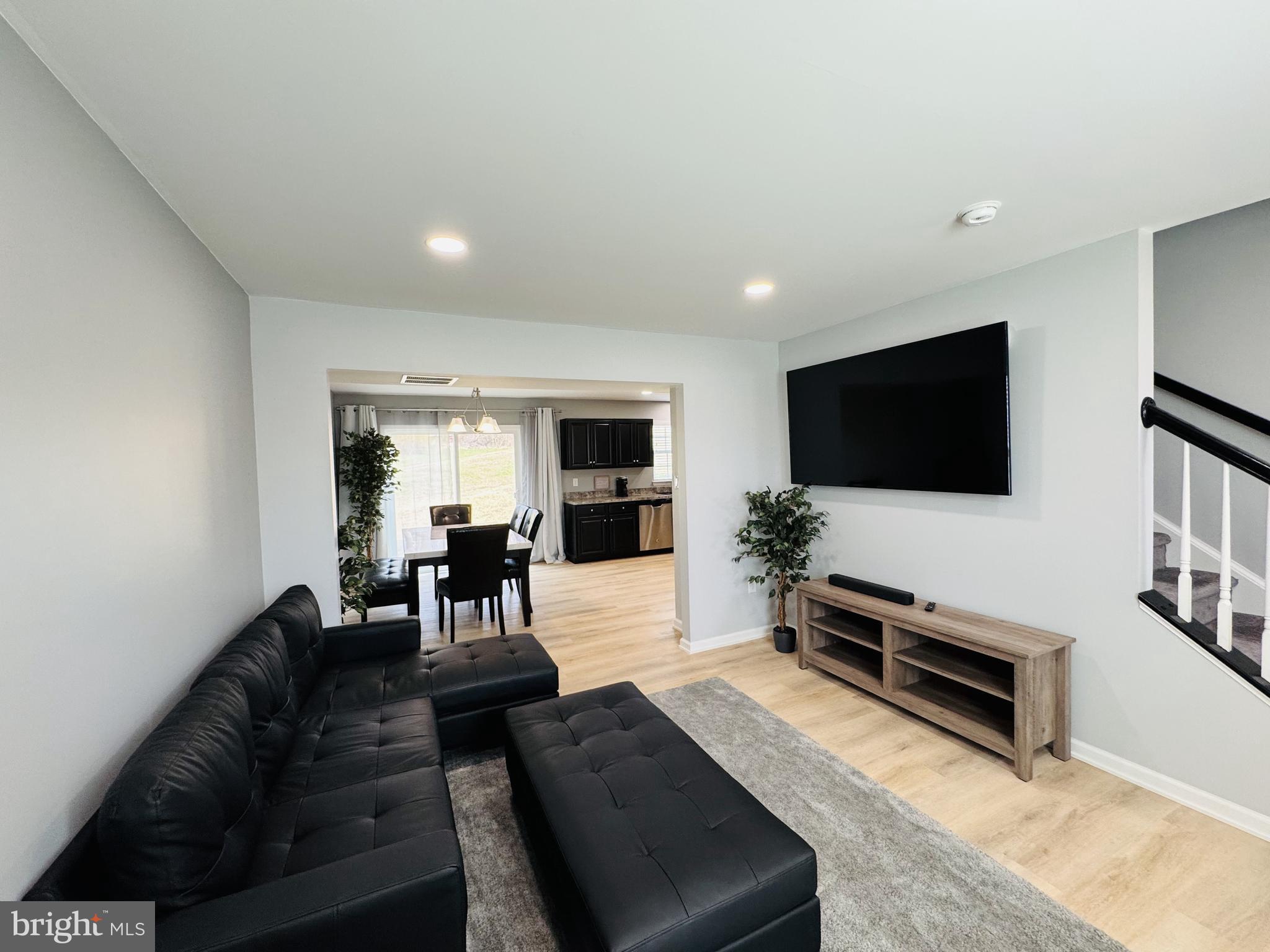 OAKCREST - Residential