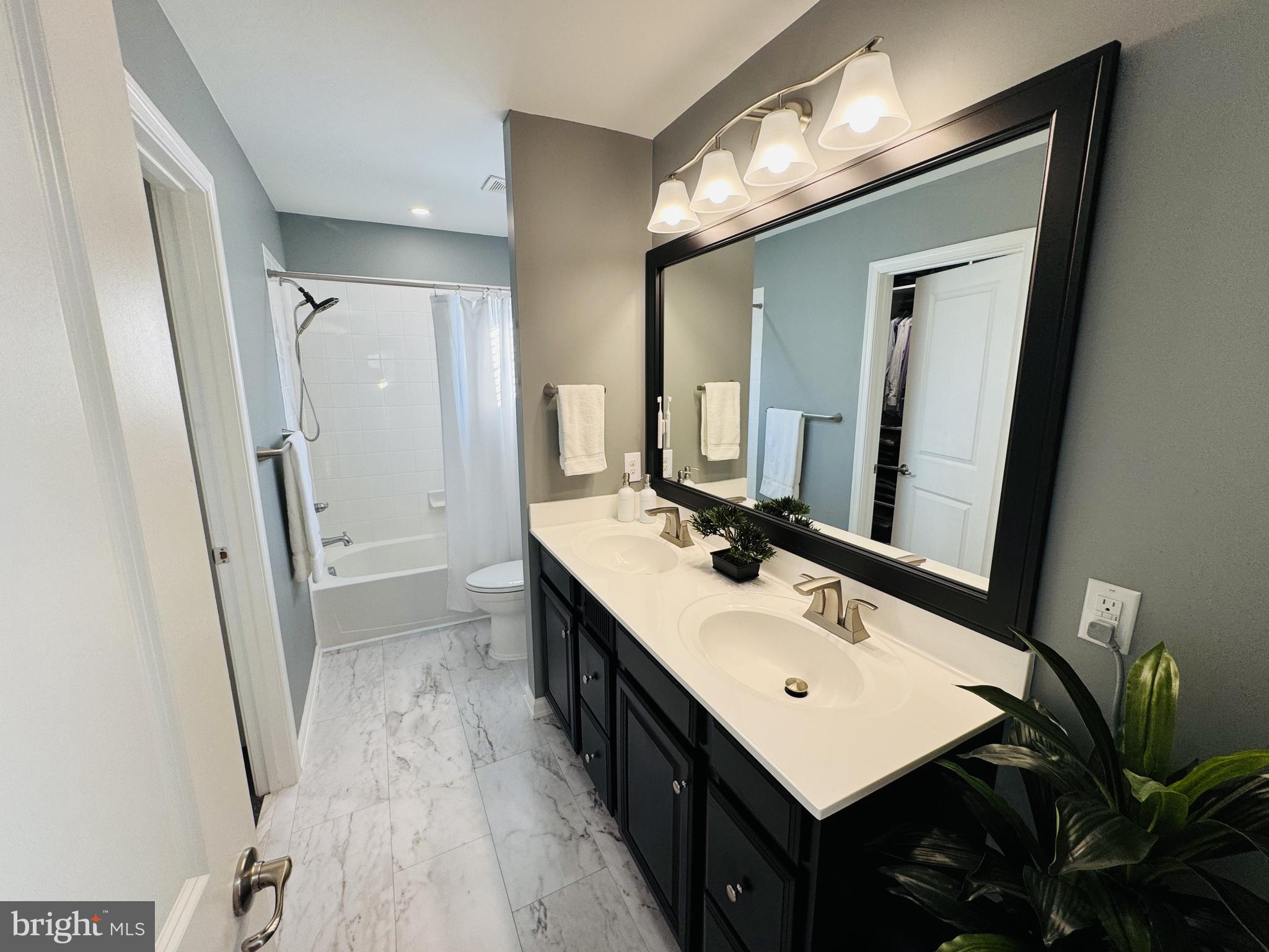 OAKCREST - Residential