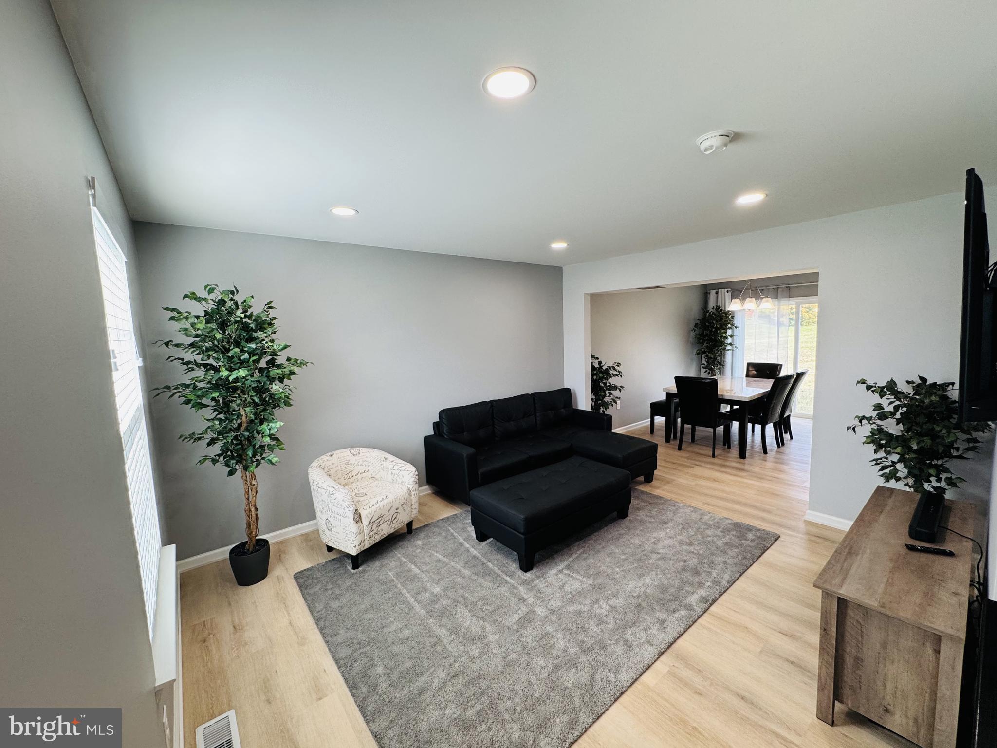 OAKCREST - Residential