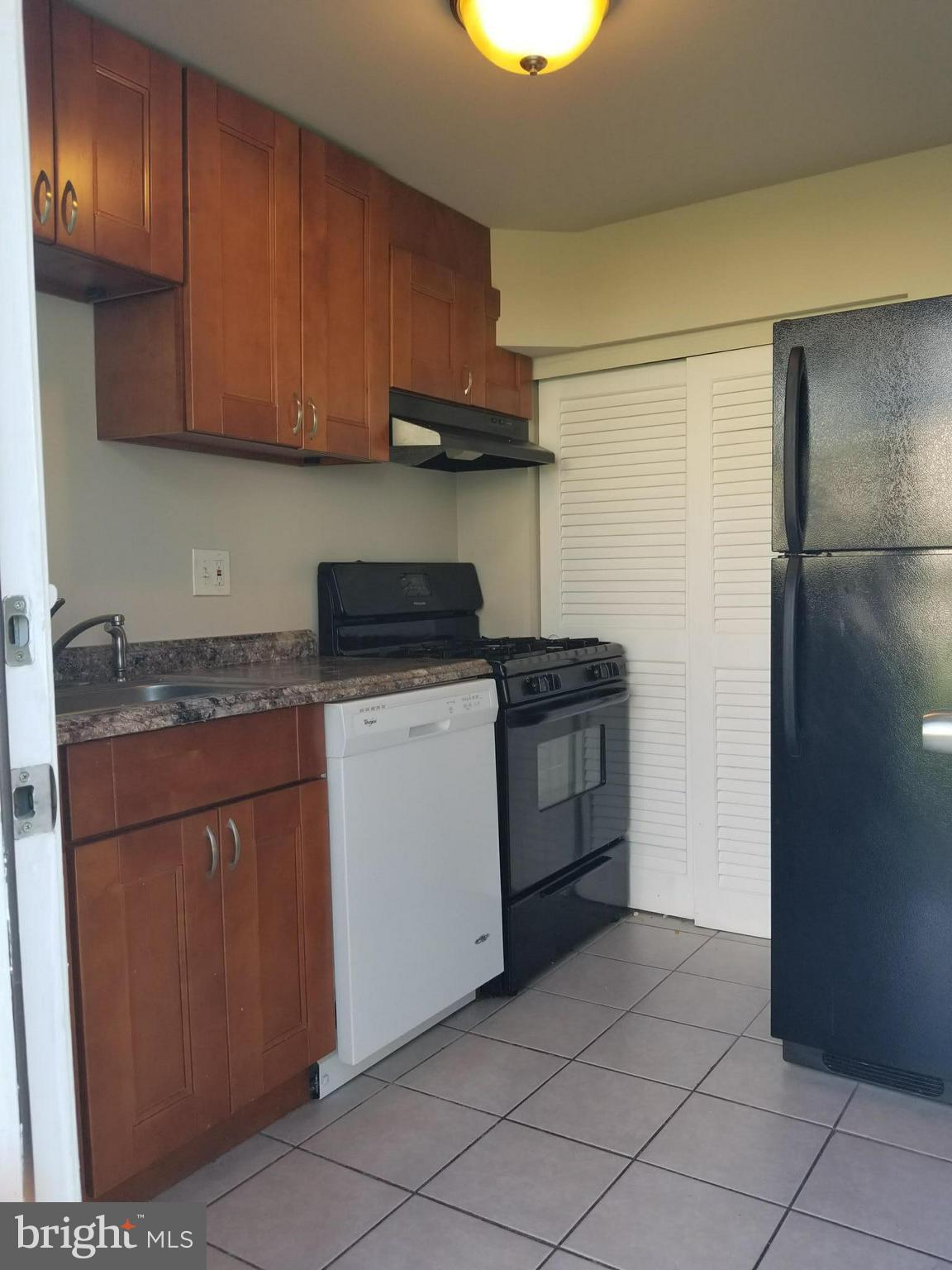 IVERSON VILLAGE CONDO - Residential Lease