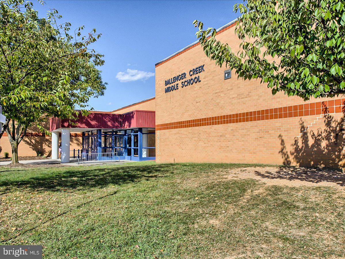 WESTVIEW SOUTH - Residential