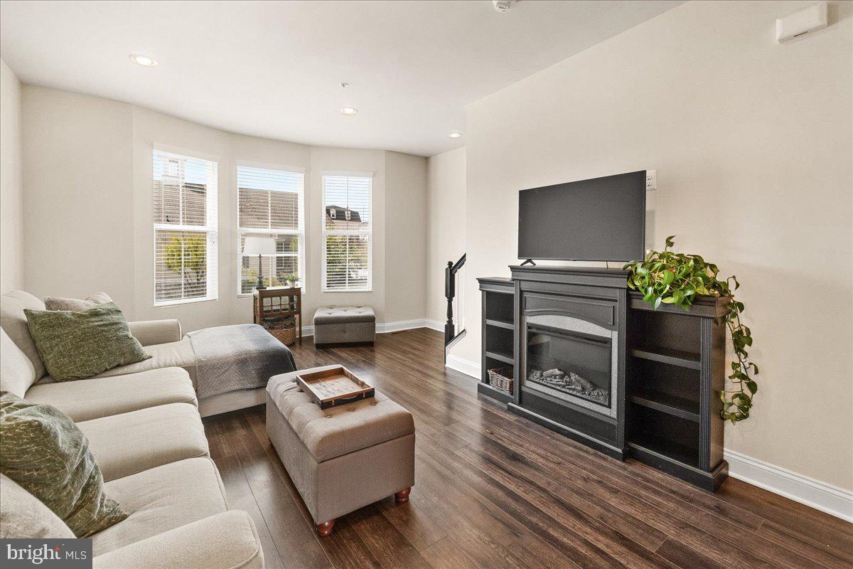 WESTVIEW SOUTH - Residential