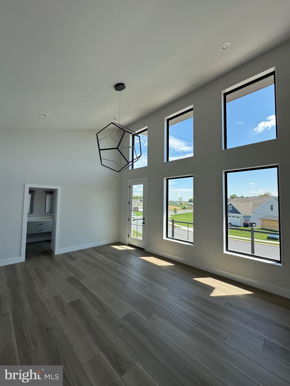 MOUNTAIN MEADOWS - Residential