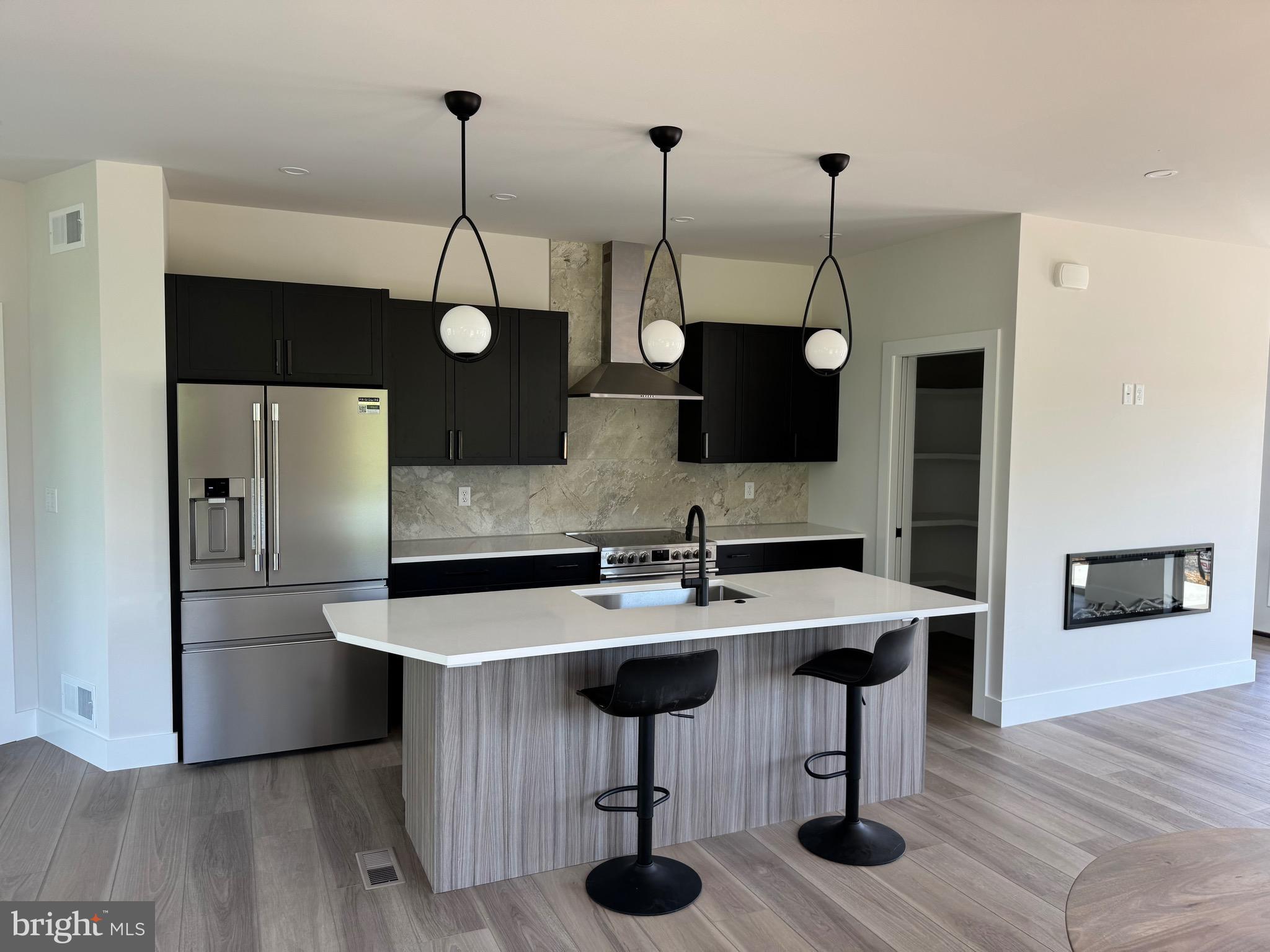 MOUNTAIN MEADOWS - Residential