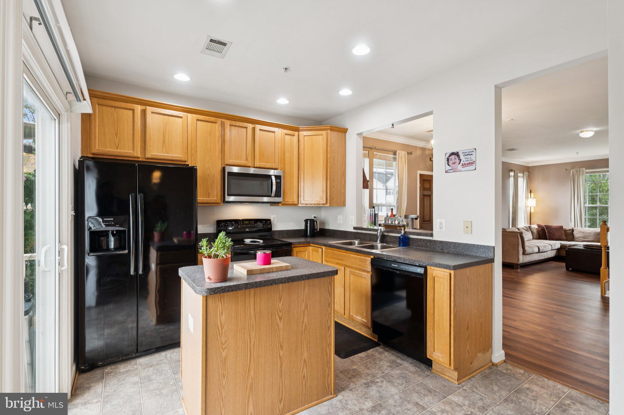 6508 WILTSHIRE DRIVE B 206