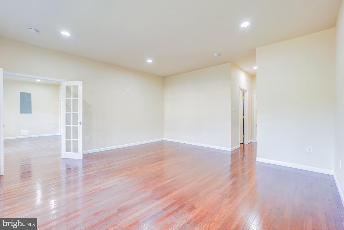 SUNNYBROOK ESTATES - Residential