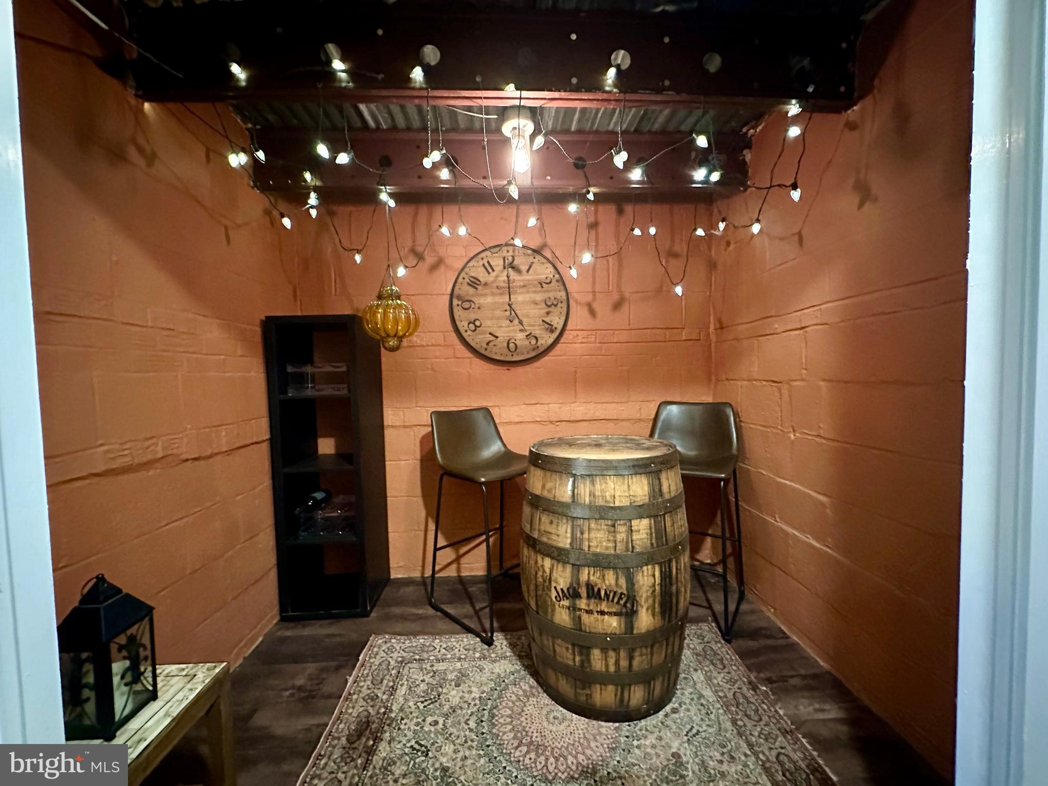 CRESCENT HILLS - Residential