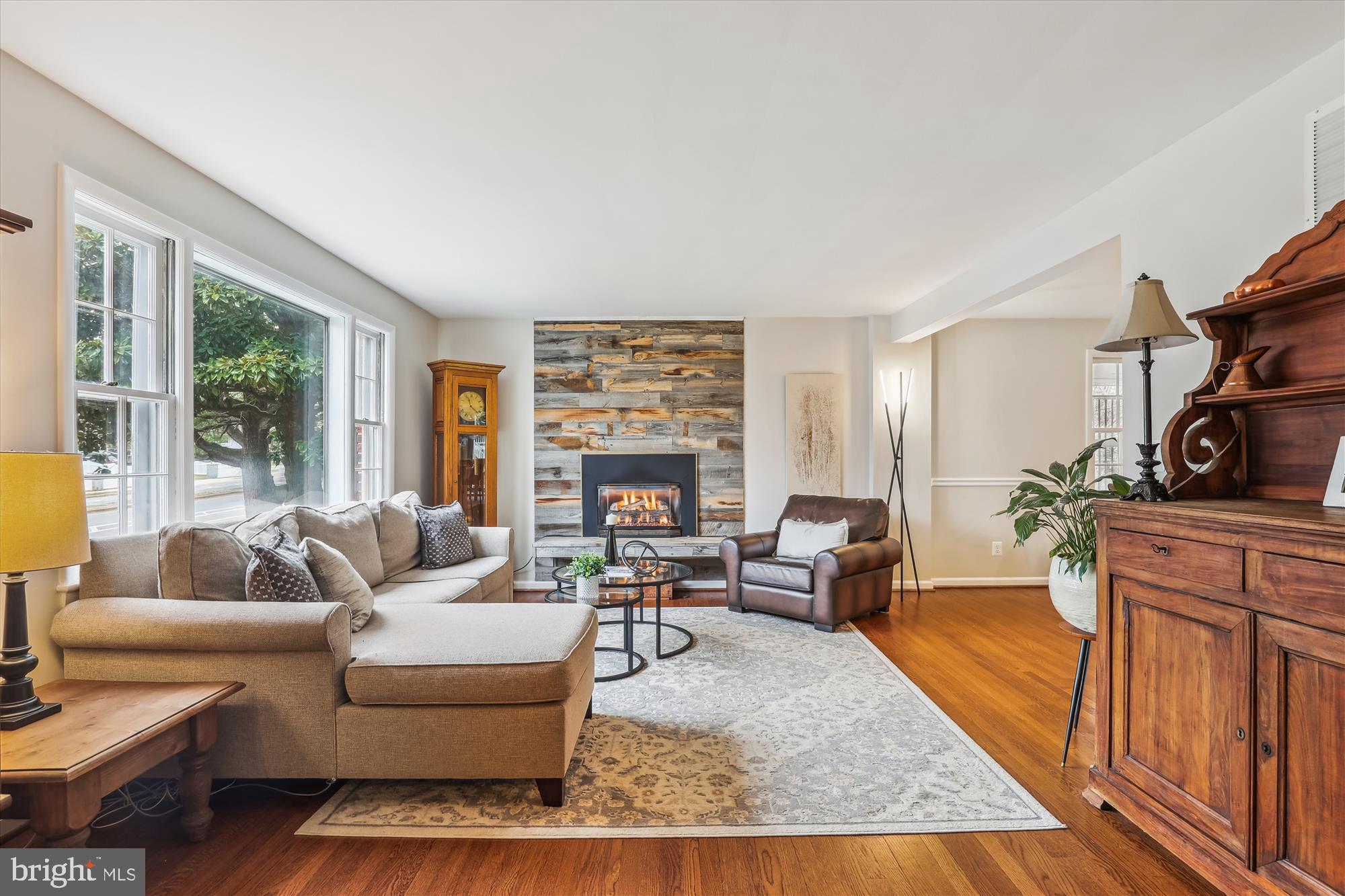 CRESCENT HILLS - Residential