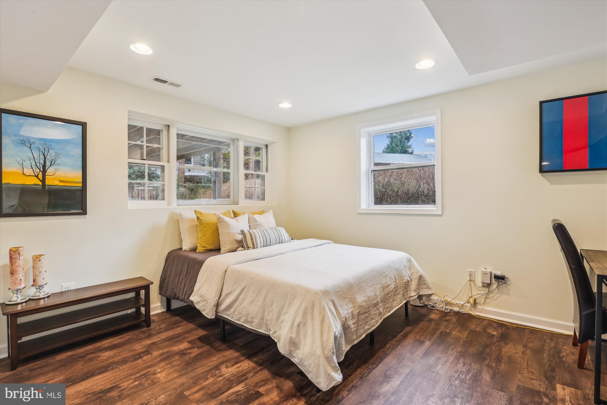 CRESCENT HILLS - Residential