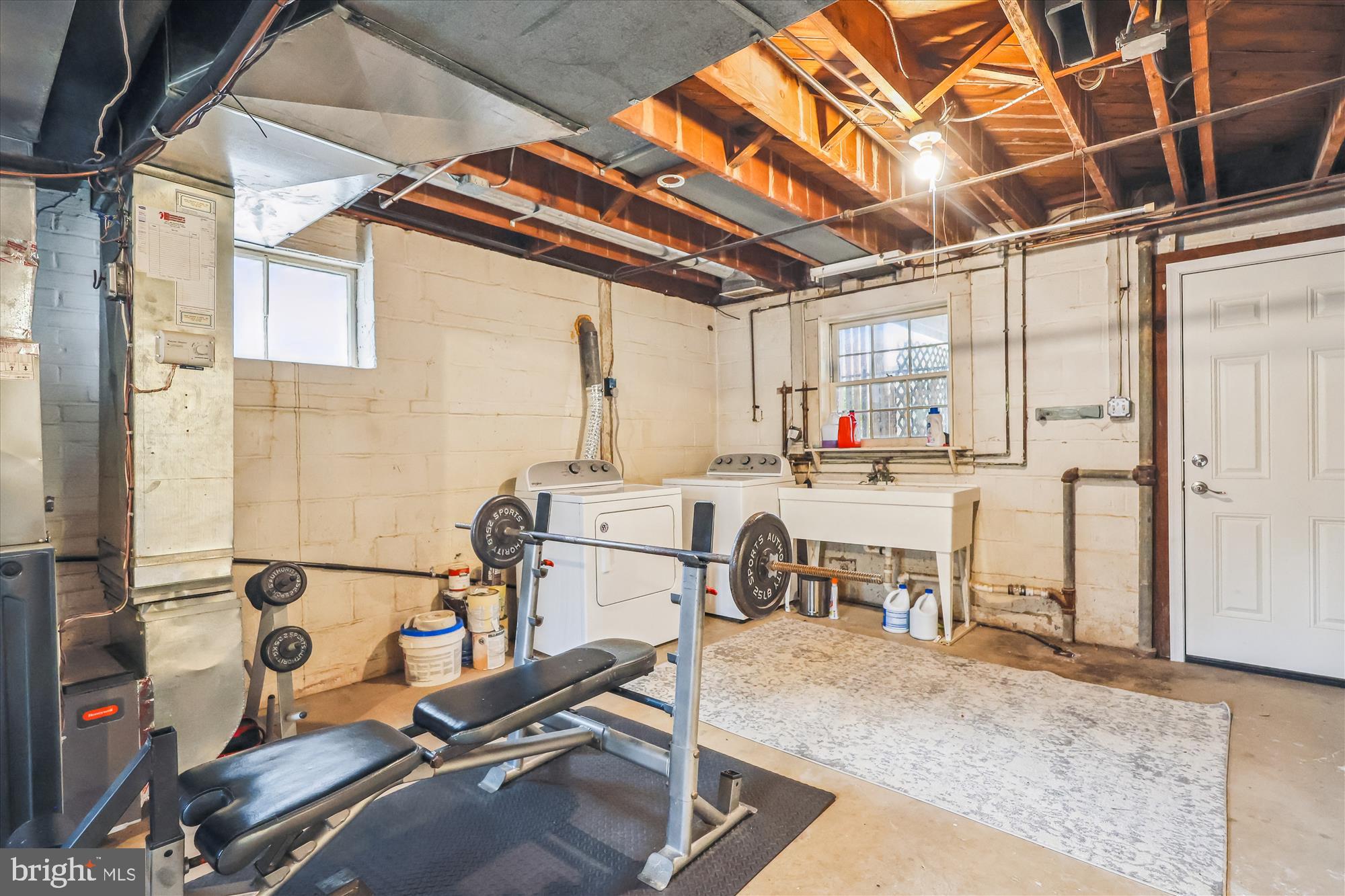 CRESCENT HILLS - Residential