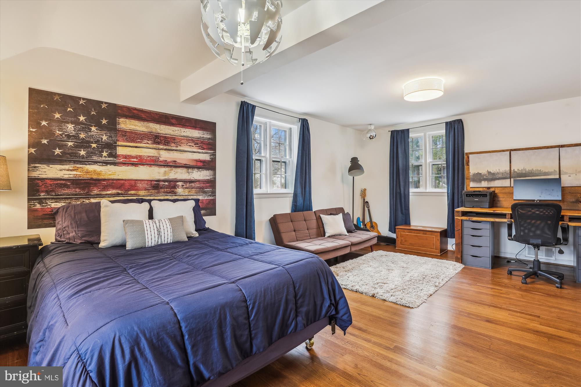 CRESCENT HILLS - Residential