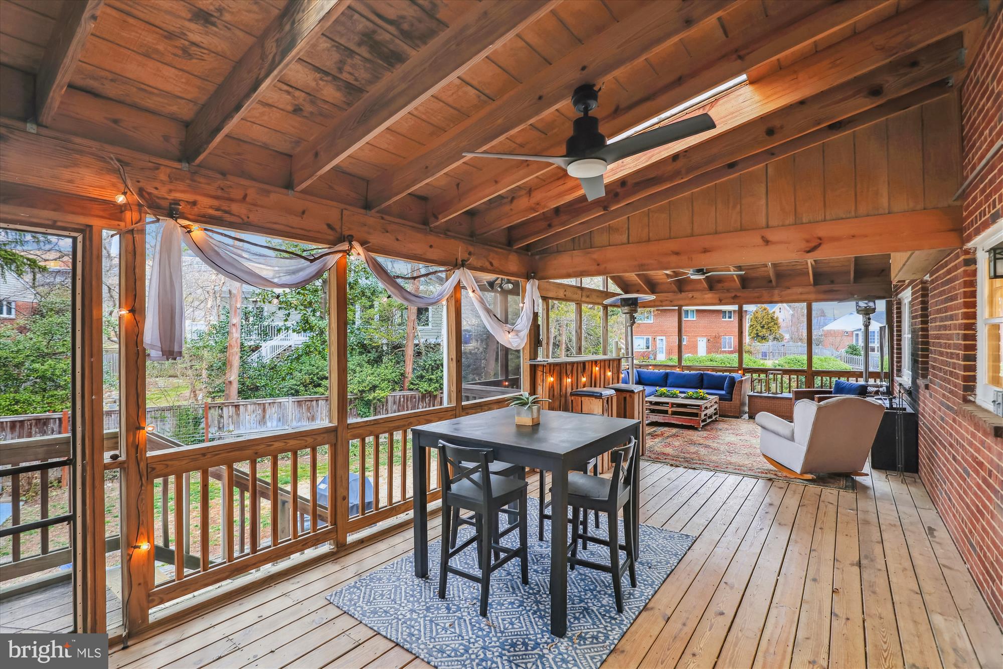 CRESCENT HILLS - Residential