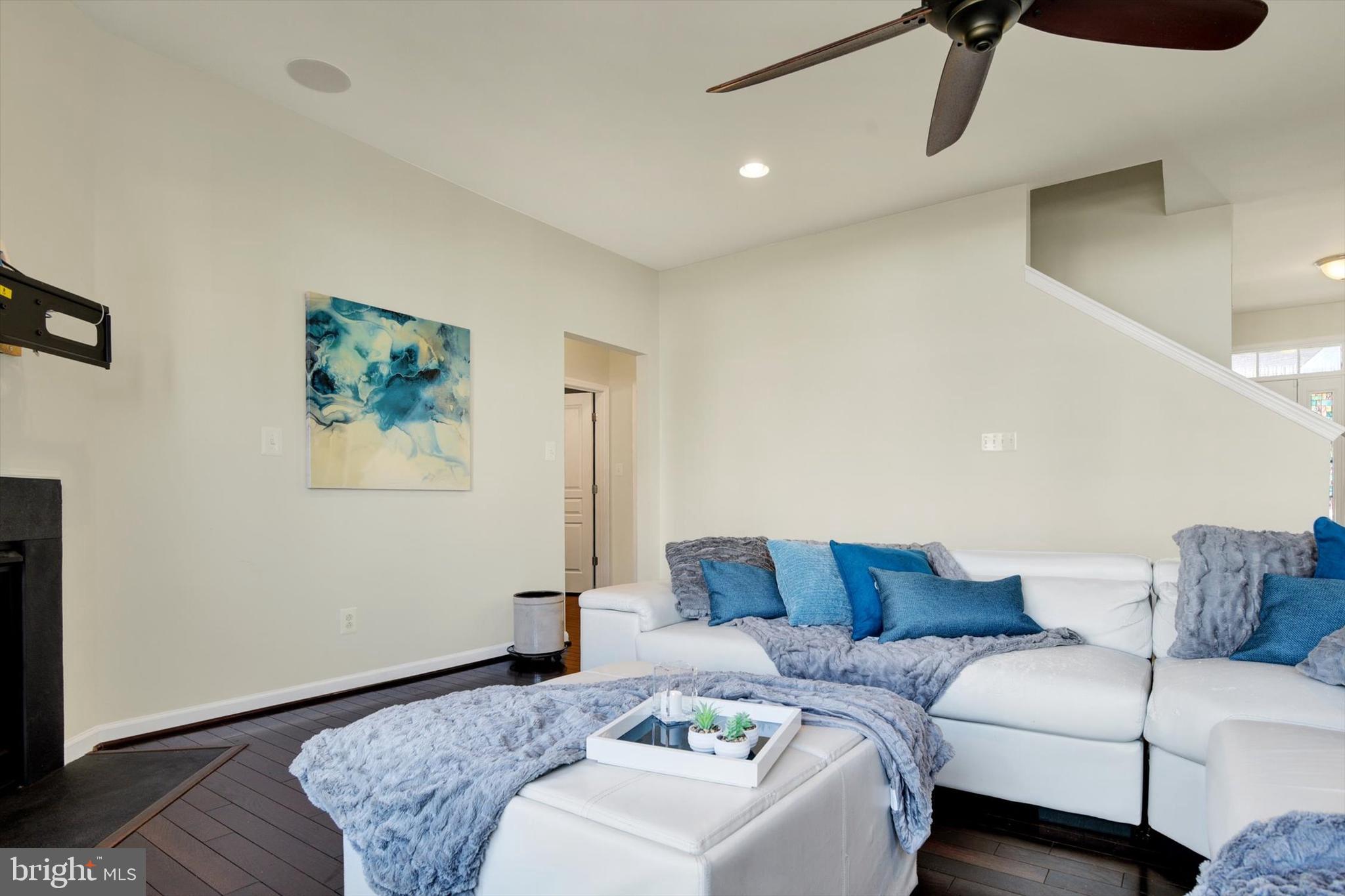 637 BENTGRASS DRIVE