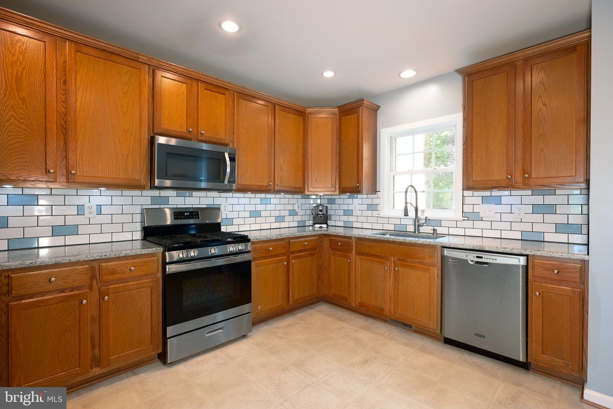 TOWNES AT COMPTON FARM - Residential