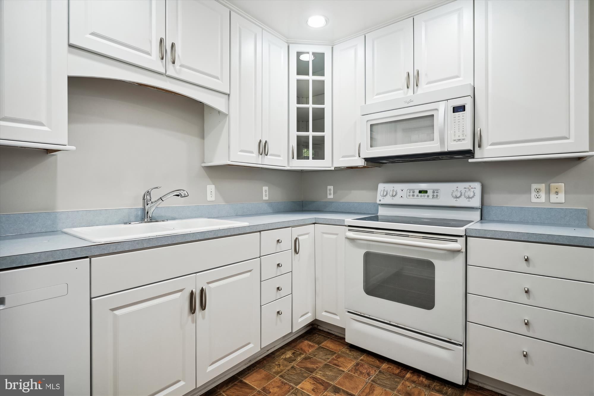 FENWICK PARK - Residential Lease