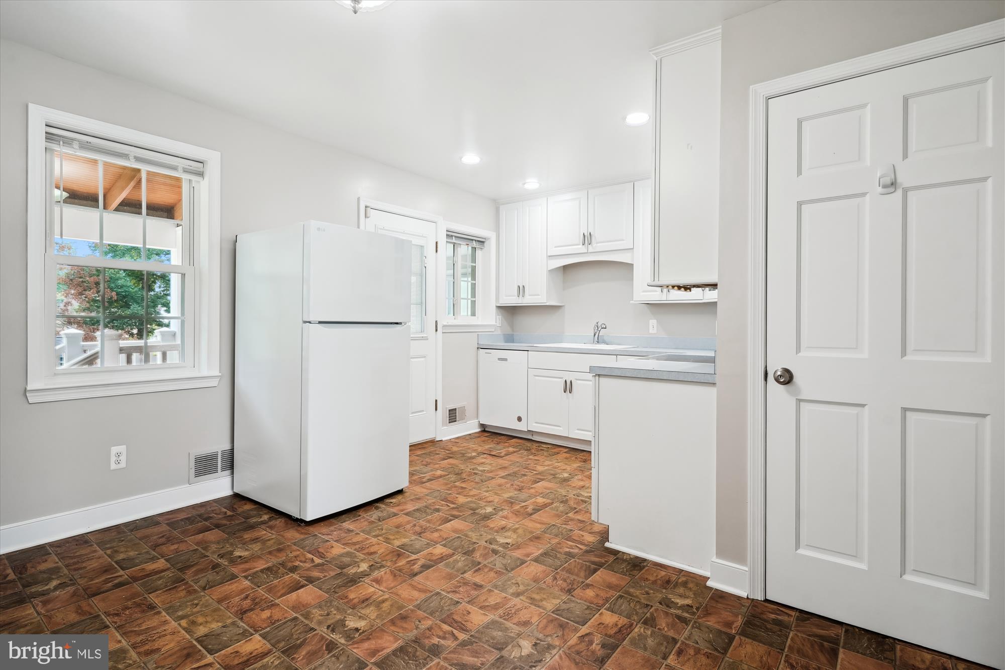 FENWICK PARK - Residential Lease